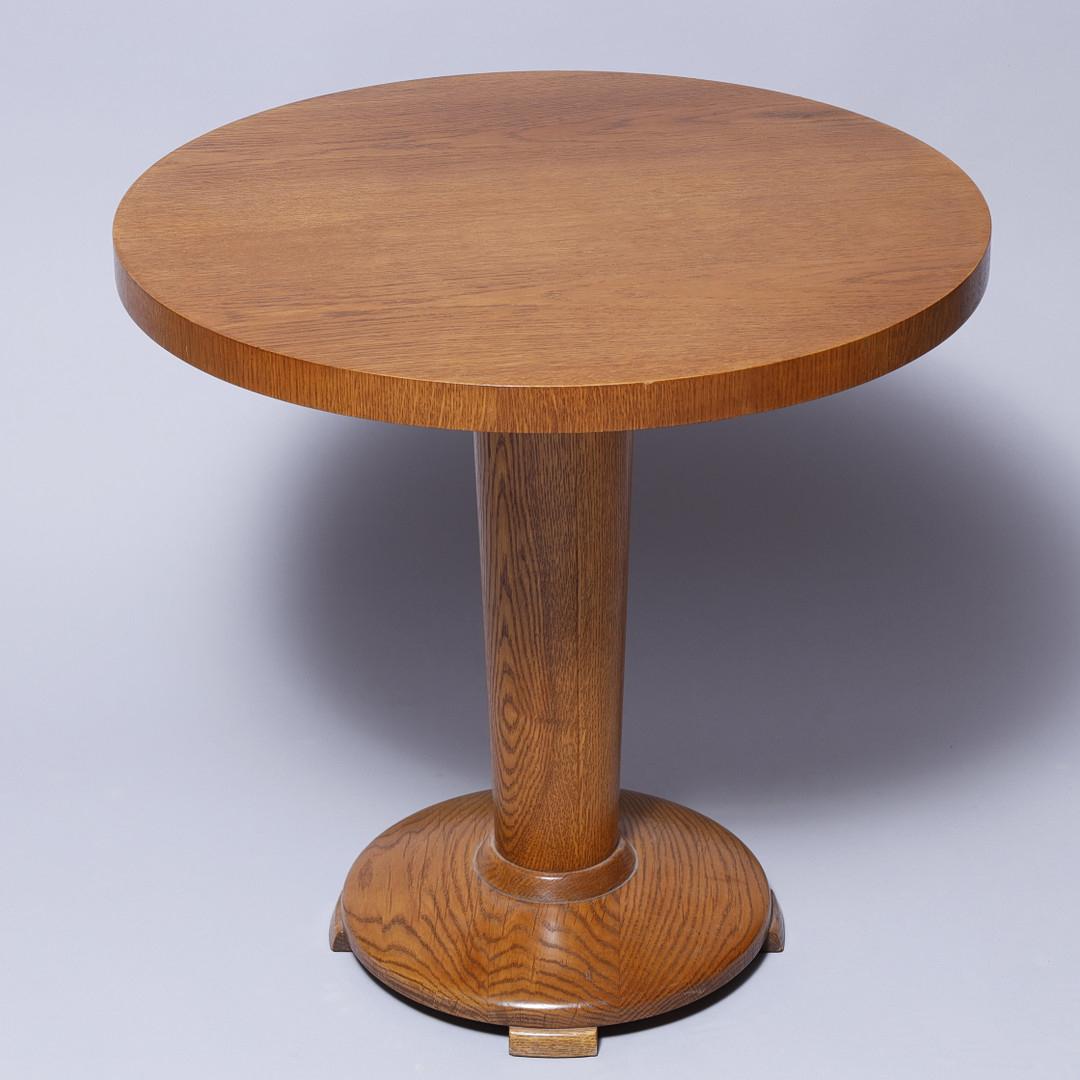 Schwedischer Eichen-Beistelltisch aus den 1940er Jahren (Eichenholz) im Angebot