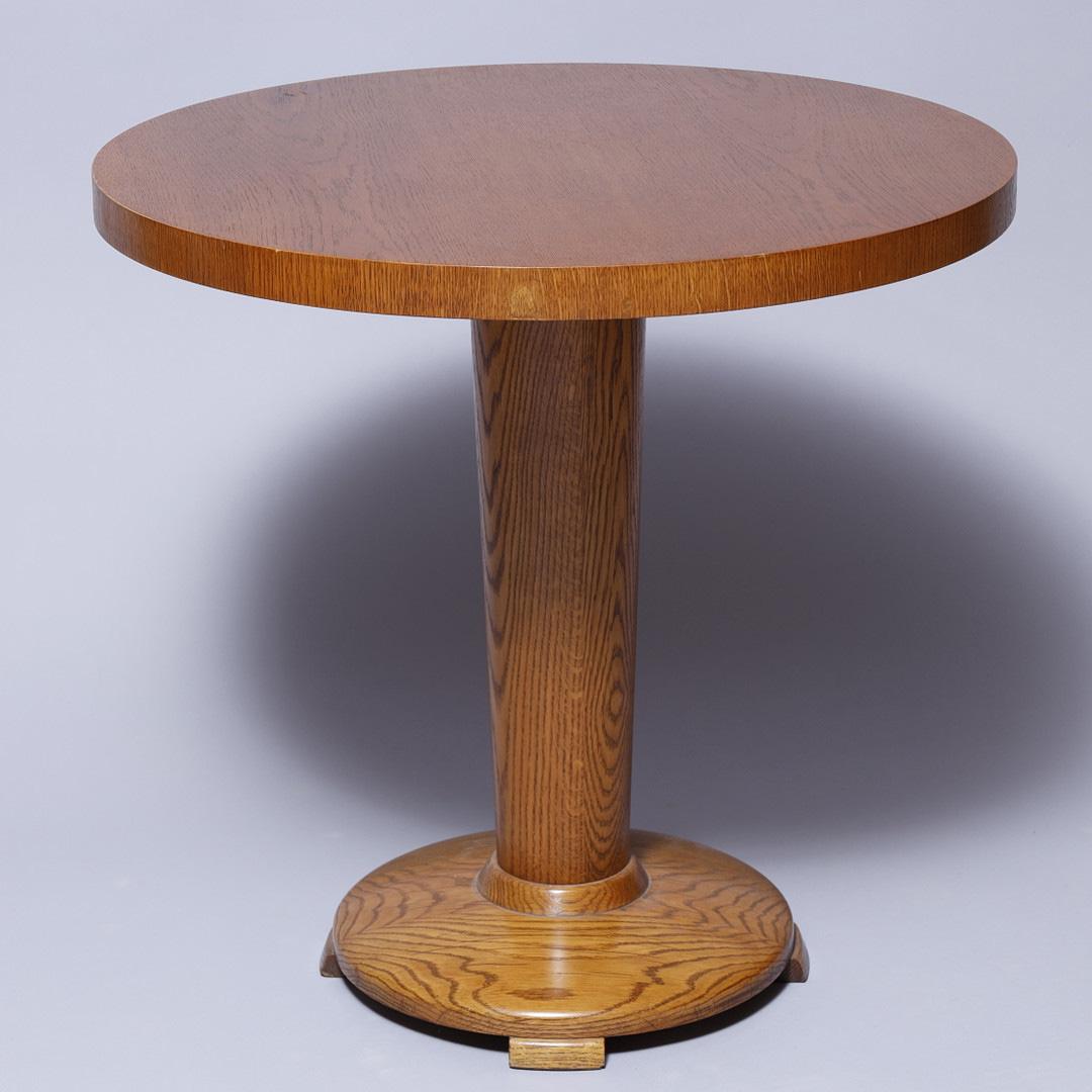 Schwedischer Eichen-Beistelltisch aus den 1940er Jahren im Angebot 4