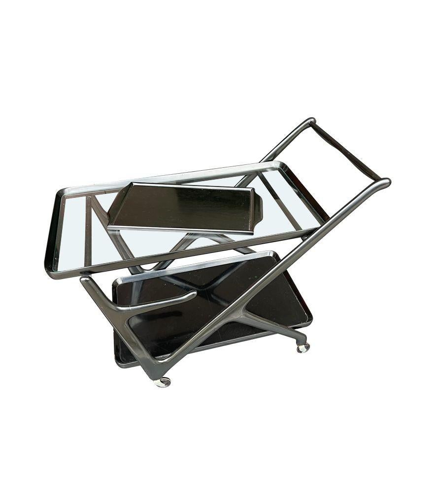 Wood 1950s Black Lacquer Trolley by Ico Parisi with Removable Serving Trays For Sale