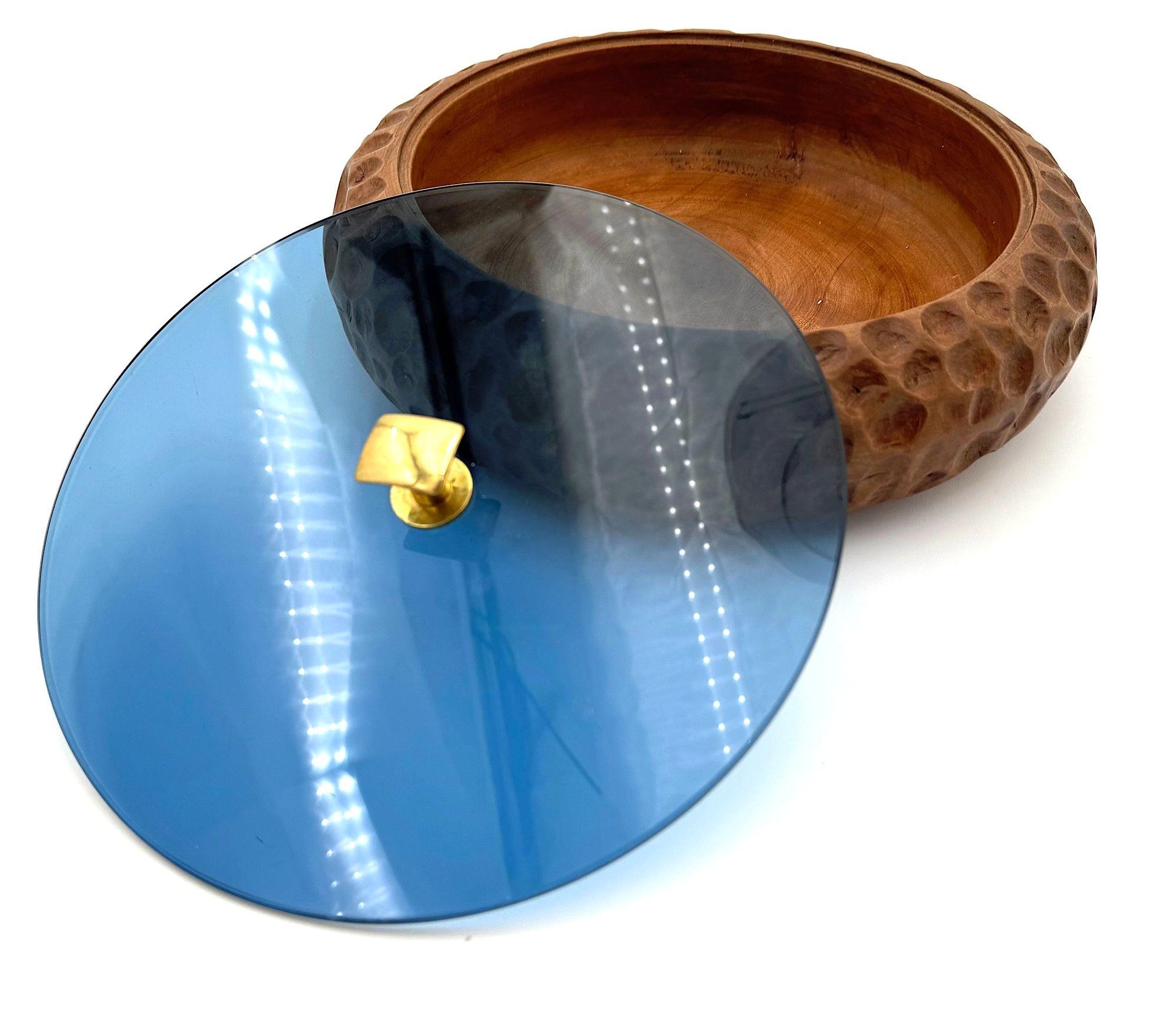 A wonnderful 1960s carved wooden and blue glass accessories box with brass handle, attributed to Pietro Chiesa for Fontana Arte.