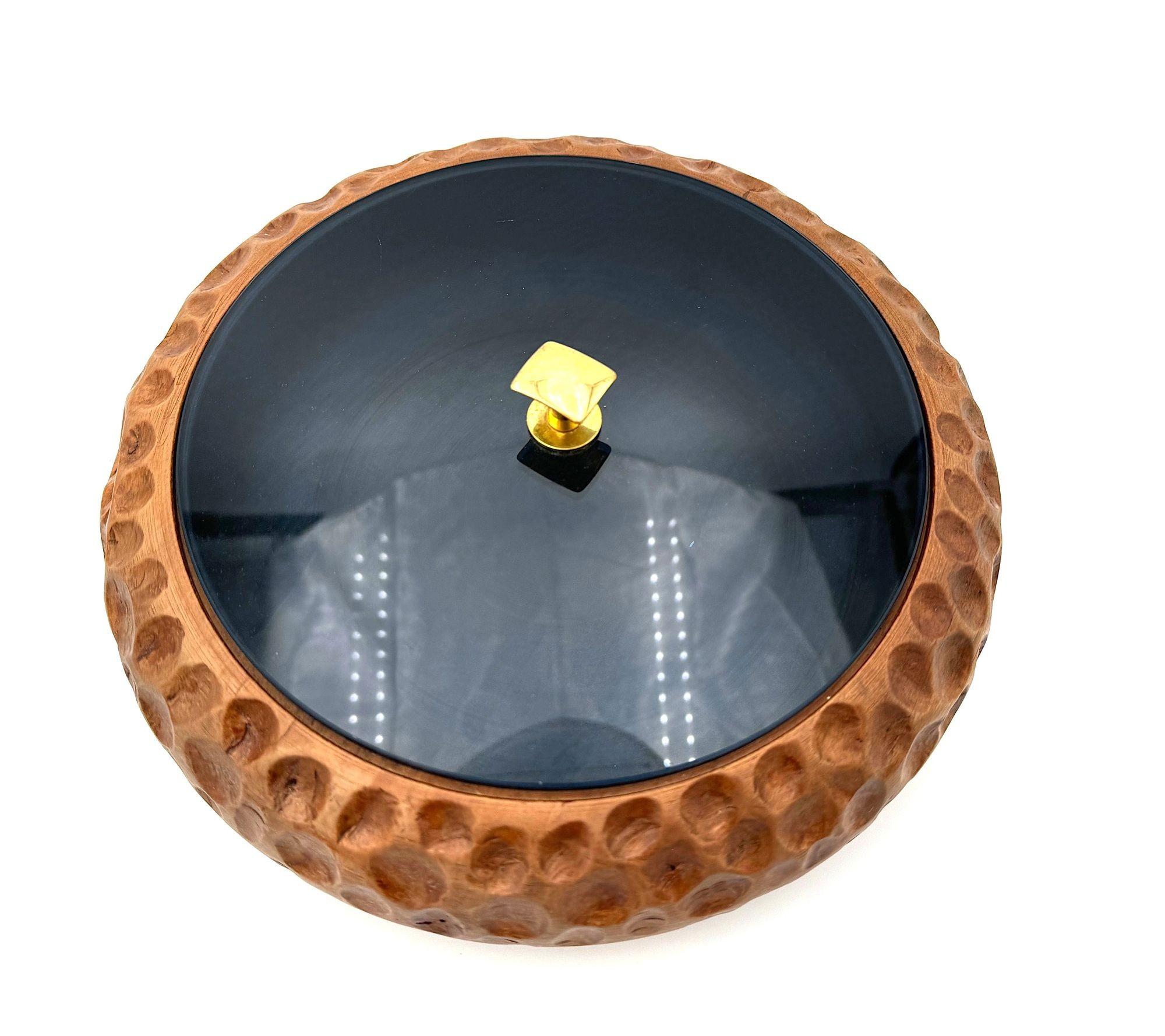 Italian A 1950s carved wood accessories box attributed to Fontana Arte For Sale