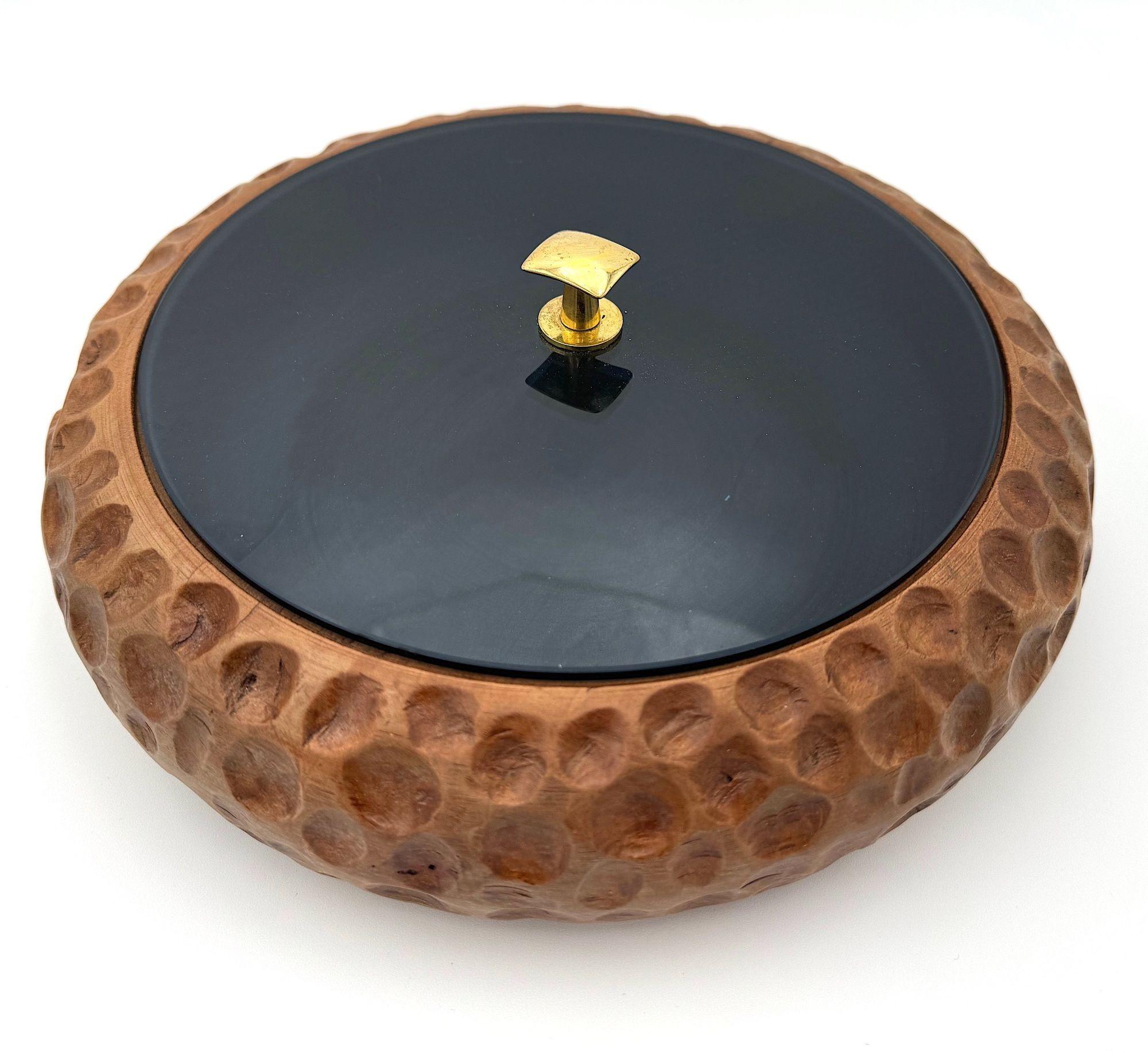Brass A 1950s carved wood accessories box attributed to Fontana Arte For Sale