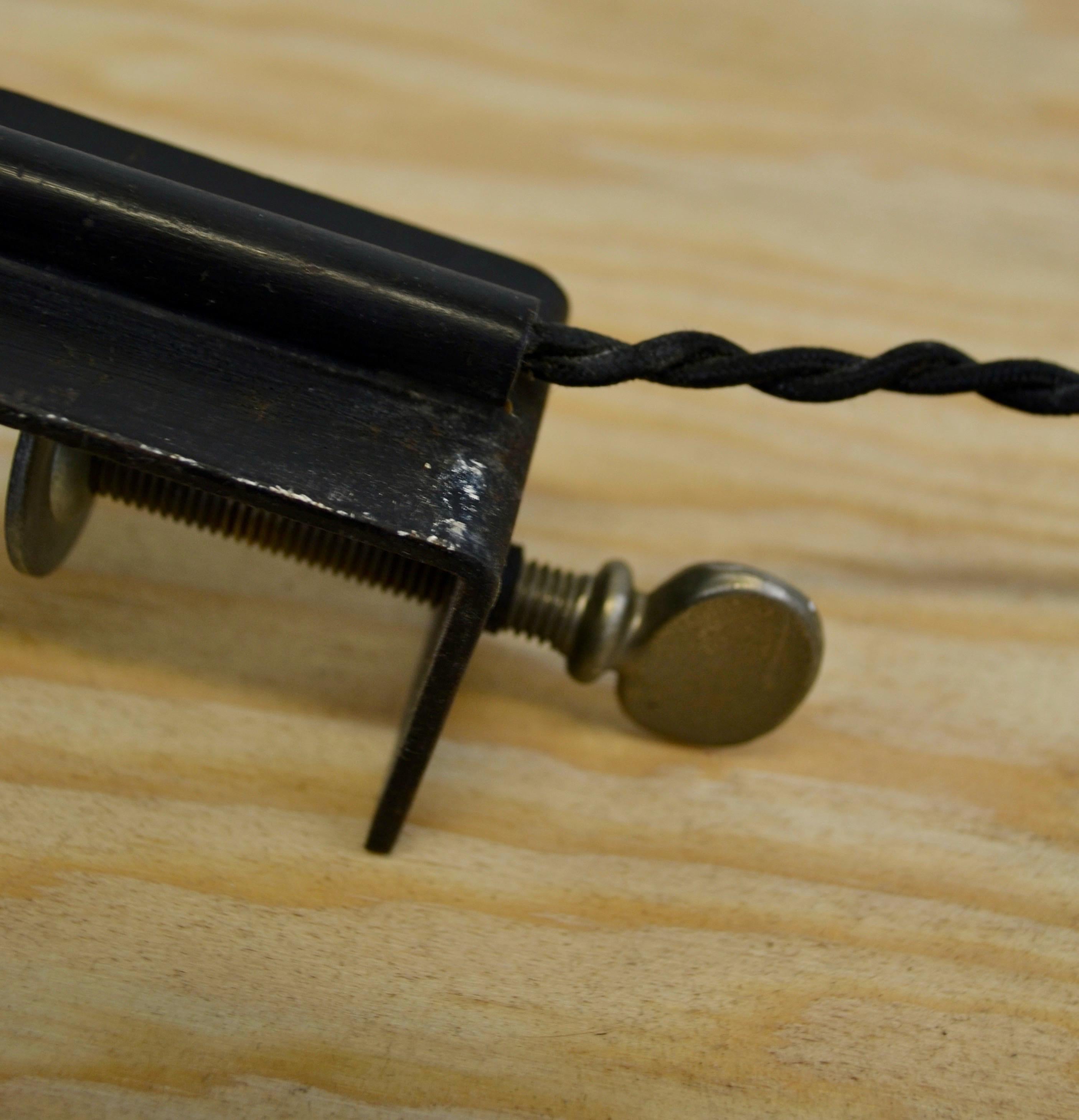 Mid-20th Century A 1950s clip-on lamp - France - René-Jean Caillette. For Sale