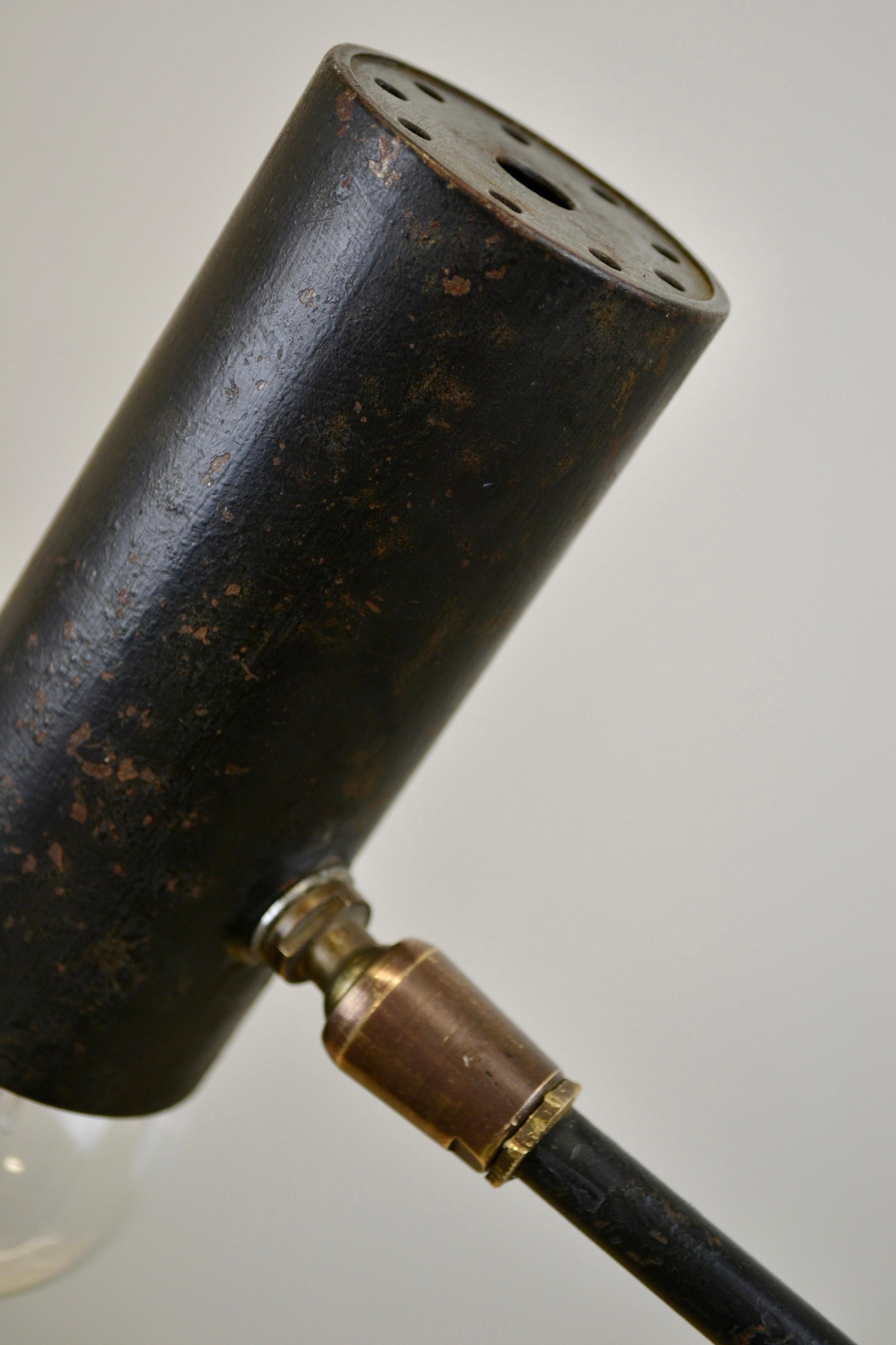 A 1950s clip-on lamp - France - René-Jean Caillette. For Sale 1