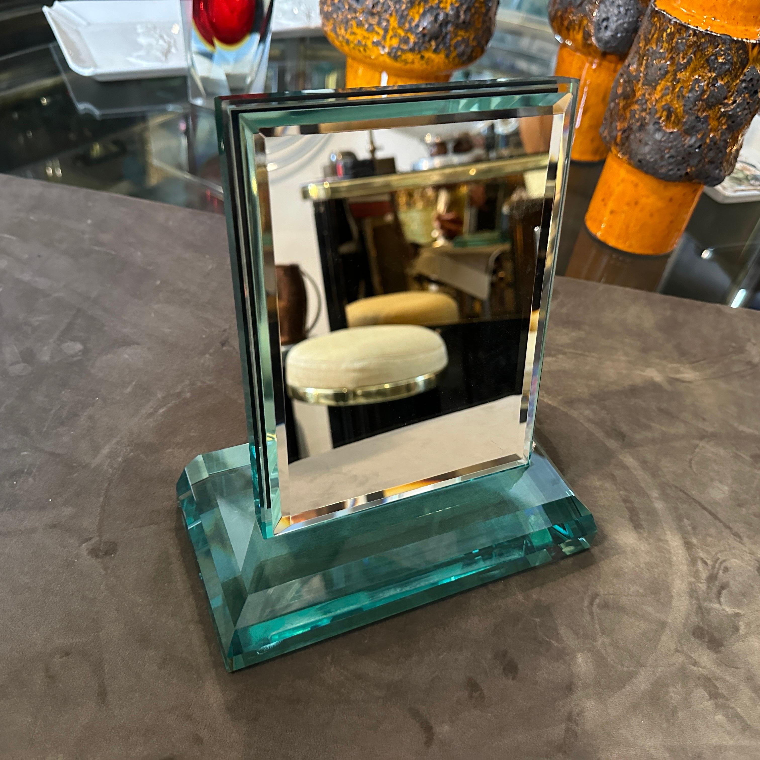 Ein 1950er Fontana Arte Stil Mid-Century Modern Grün Nilo Glas Waschtisch-Spiegel (Italienisch) im Angebot