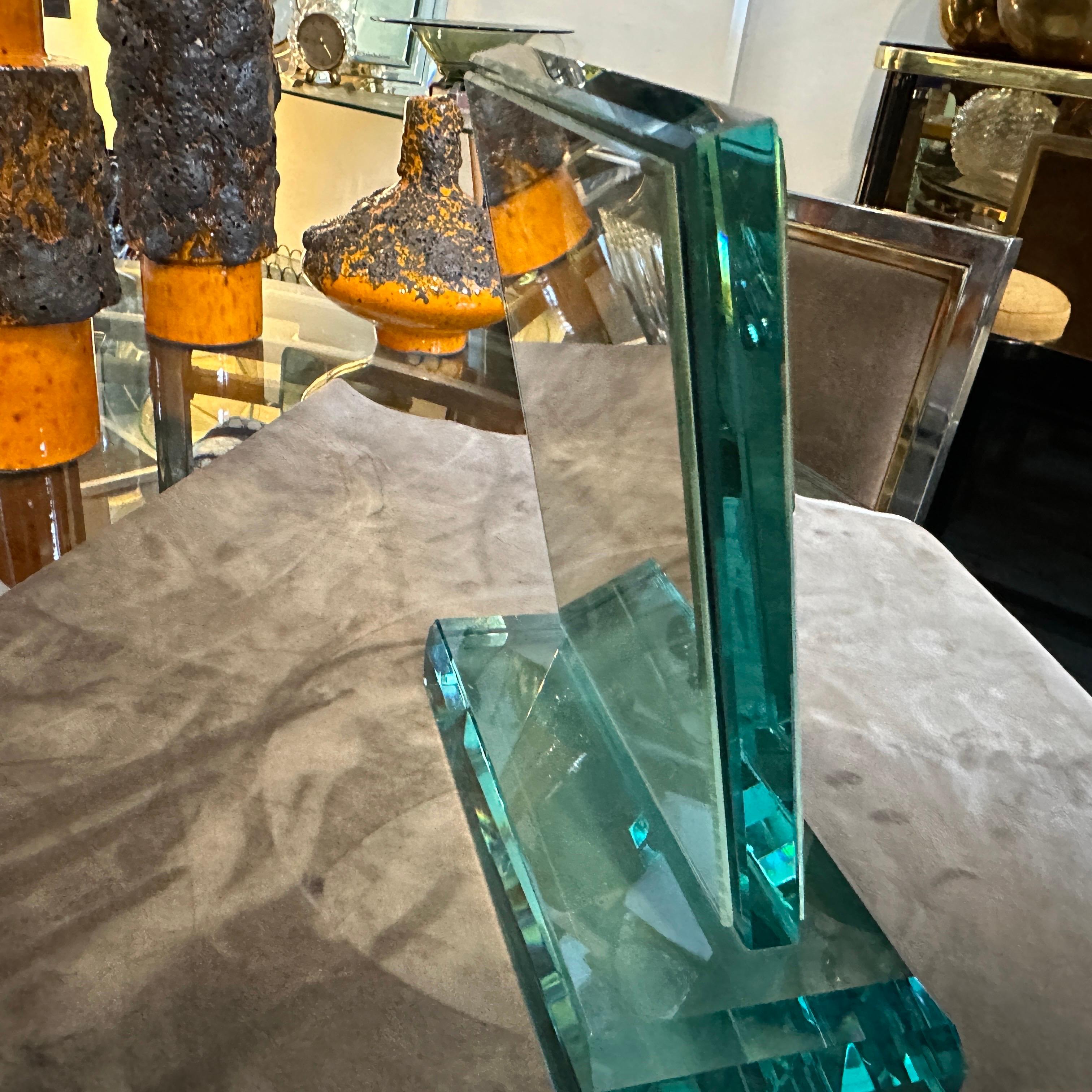 Ein 1950er Fontana Arte Stil Mid-Century Modern Grün Nilo Glas Waschtisch-Spiegel (20. Jahrhundert) im Angebot