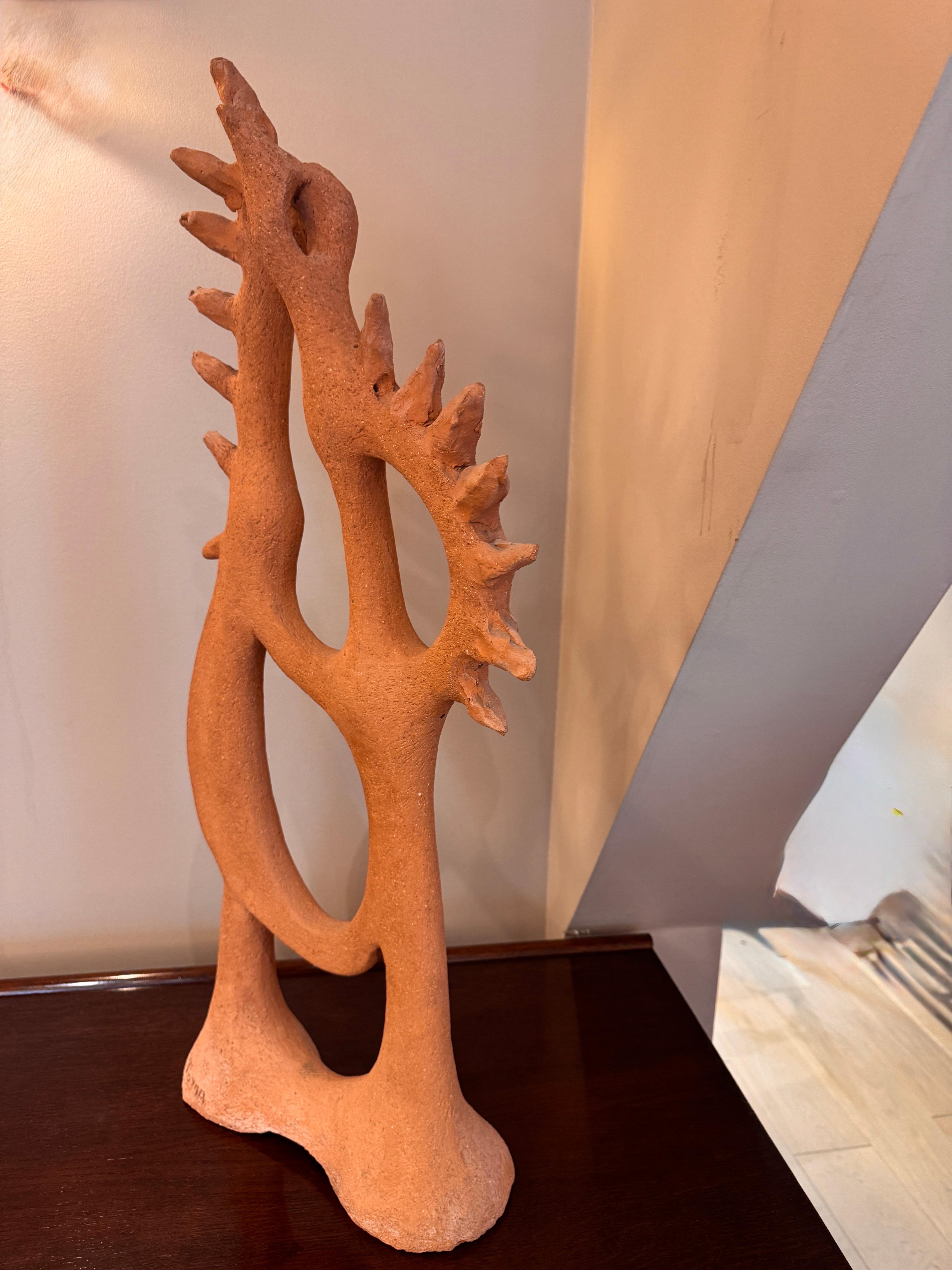 A 1950s French abstract birds terracotta sculpture in the style of Picasso For Sale 3