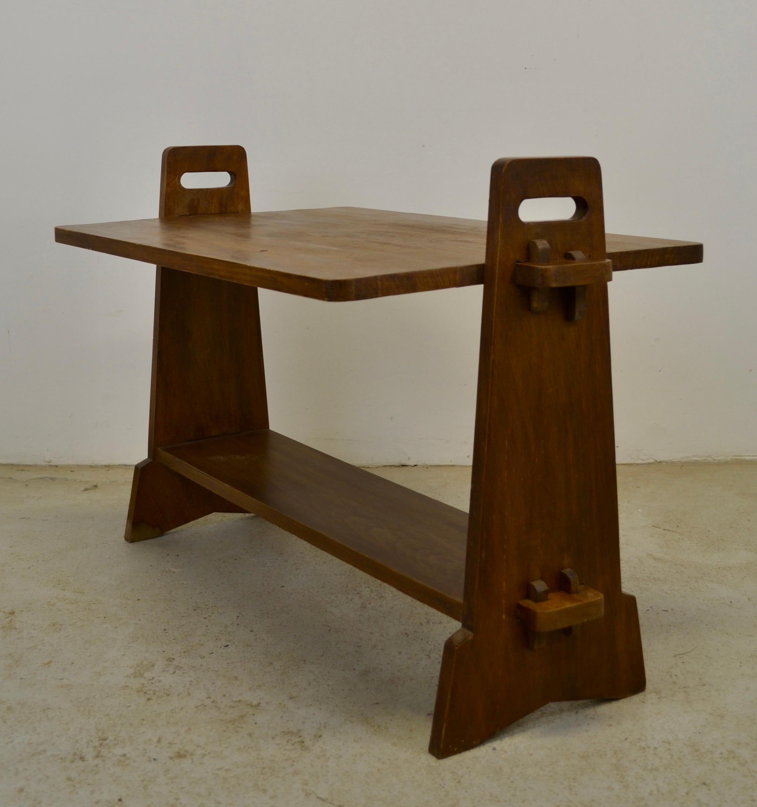 Hêtre Table d'appoint française des années 1950 en Beeche massif en vente