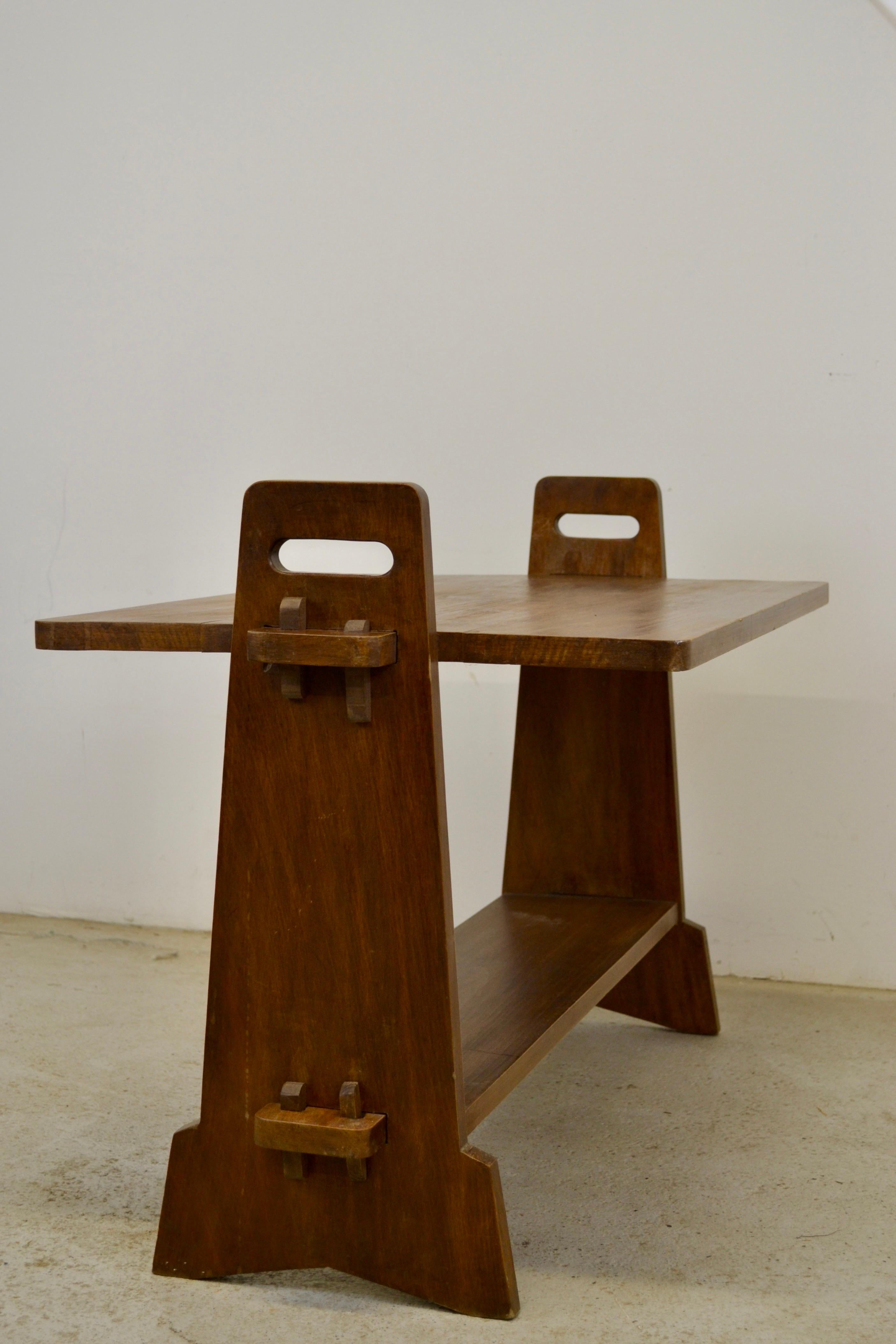 Table d'appoint française des années 1950 en Beeche massif en vente 1
