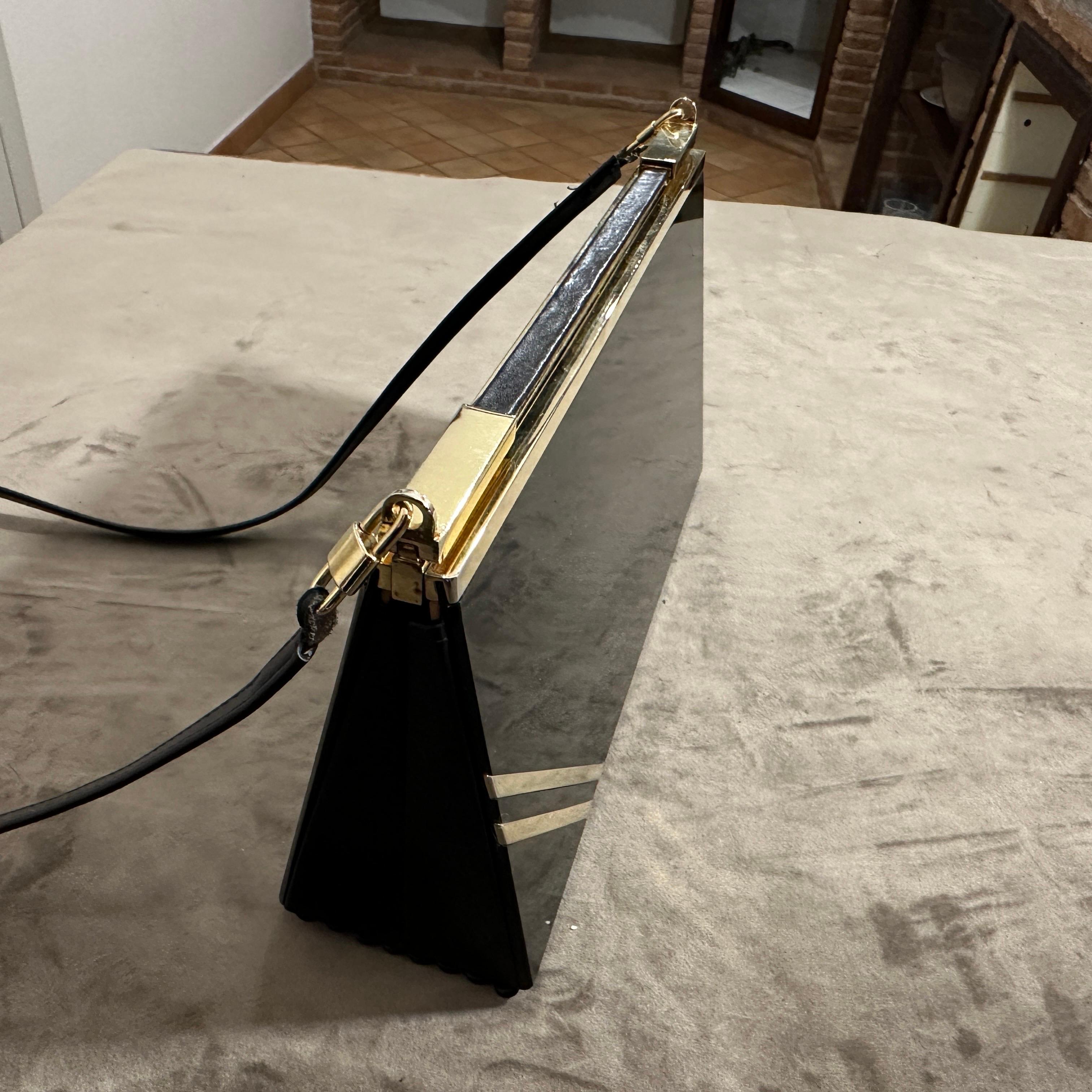 A 1950s High Quality Black Lucite and Brass Italian Evening Bag by Passanisi In Excellent Condition For Sale In Aci Castello, IT