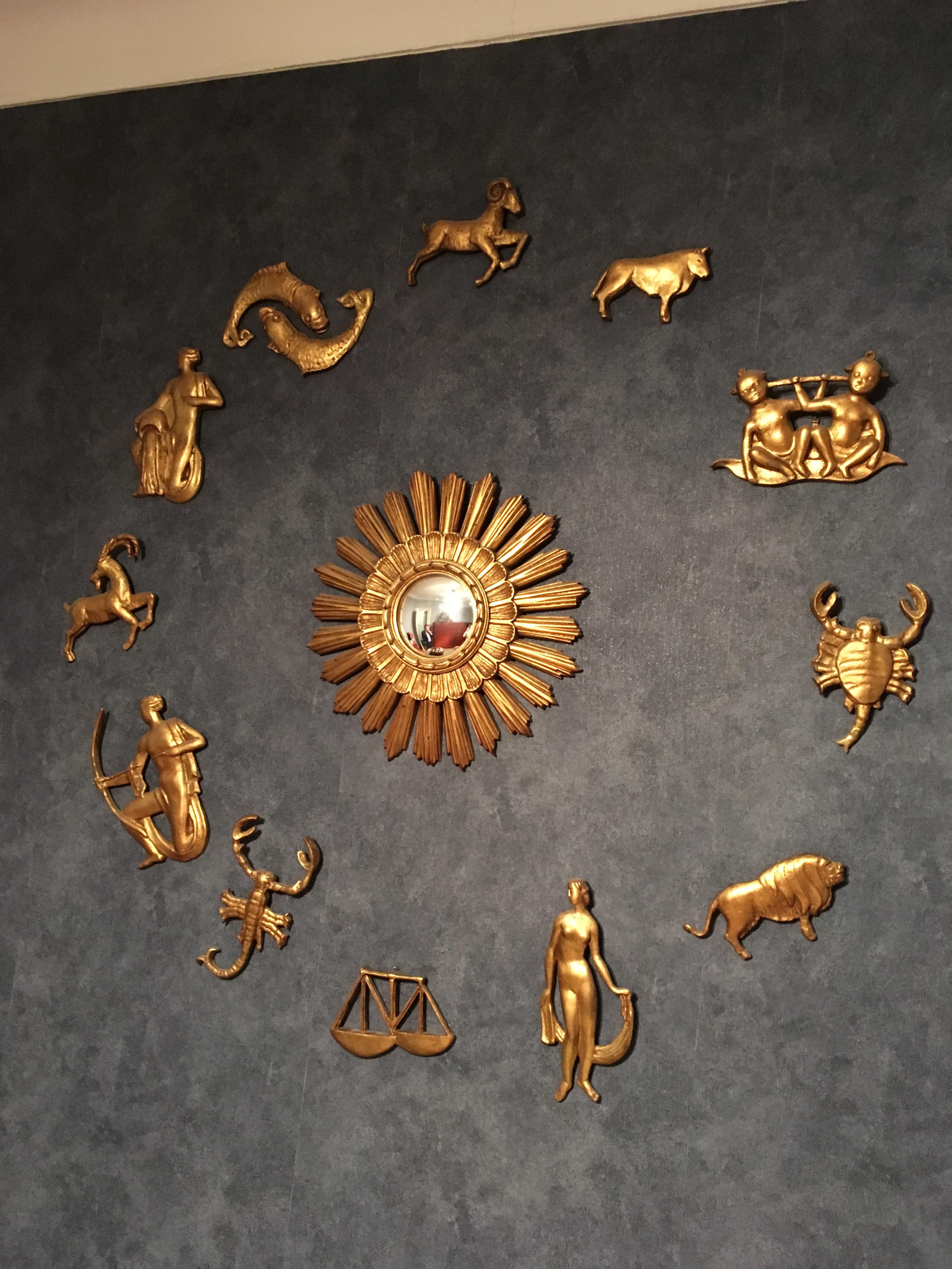 1950s Italian Sunburst Mirror with Depicting the Gilt Zodiac Signs 7