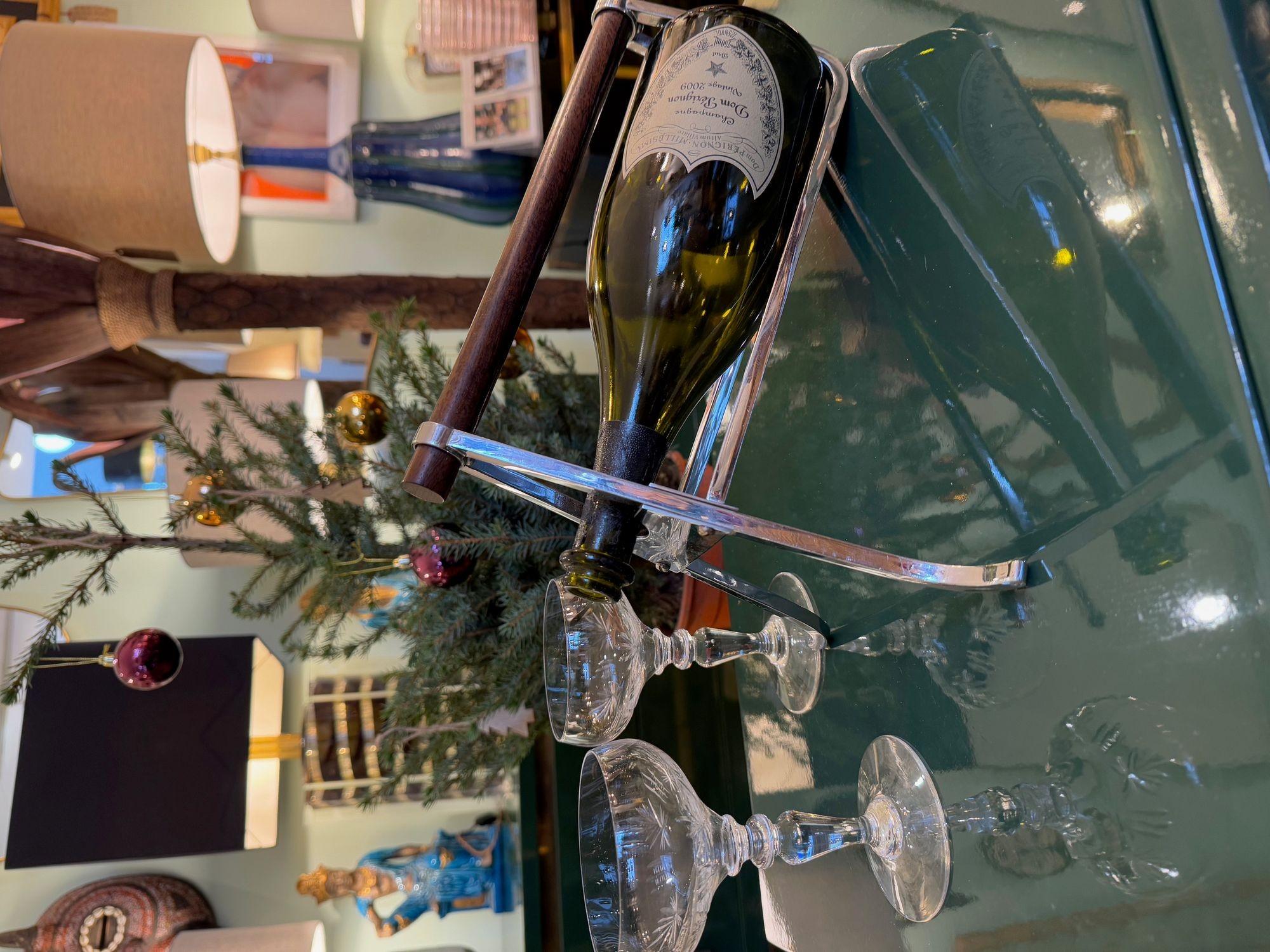 A 1950s Jaques Adnet chrome and walnut bottle holder for Christolfe In Excellent Condition For Sale In London, GB