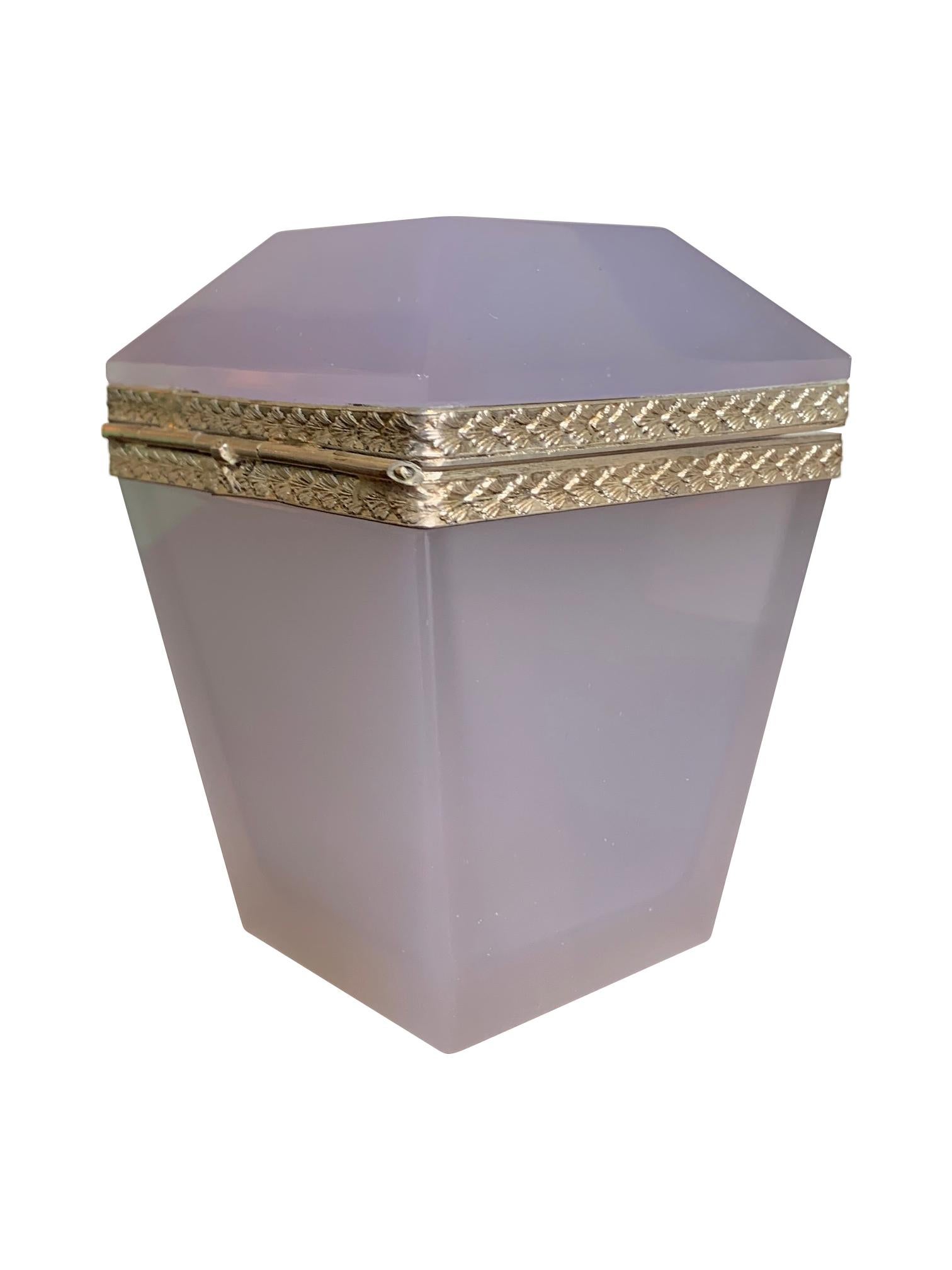 Mid-Century Modern 1950s Lilac Murano Glass Hinged Box with Facetted Lid and Silver Metal Edge For Sale