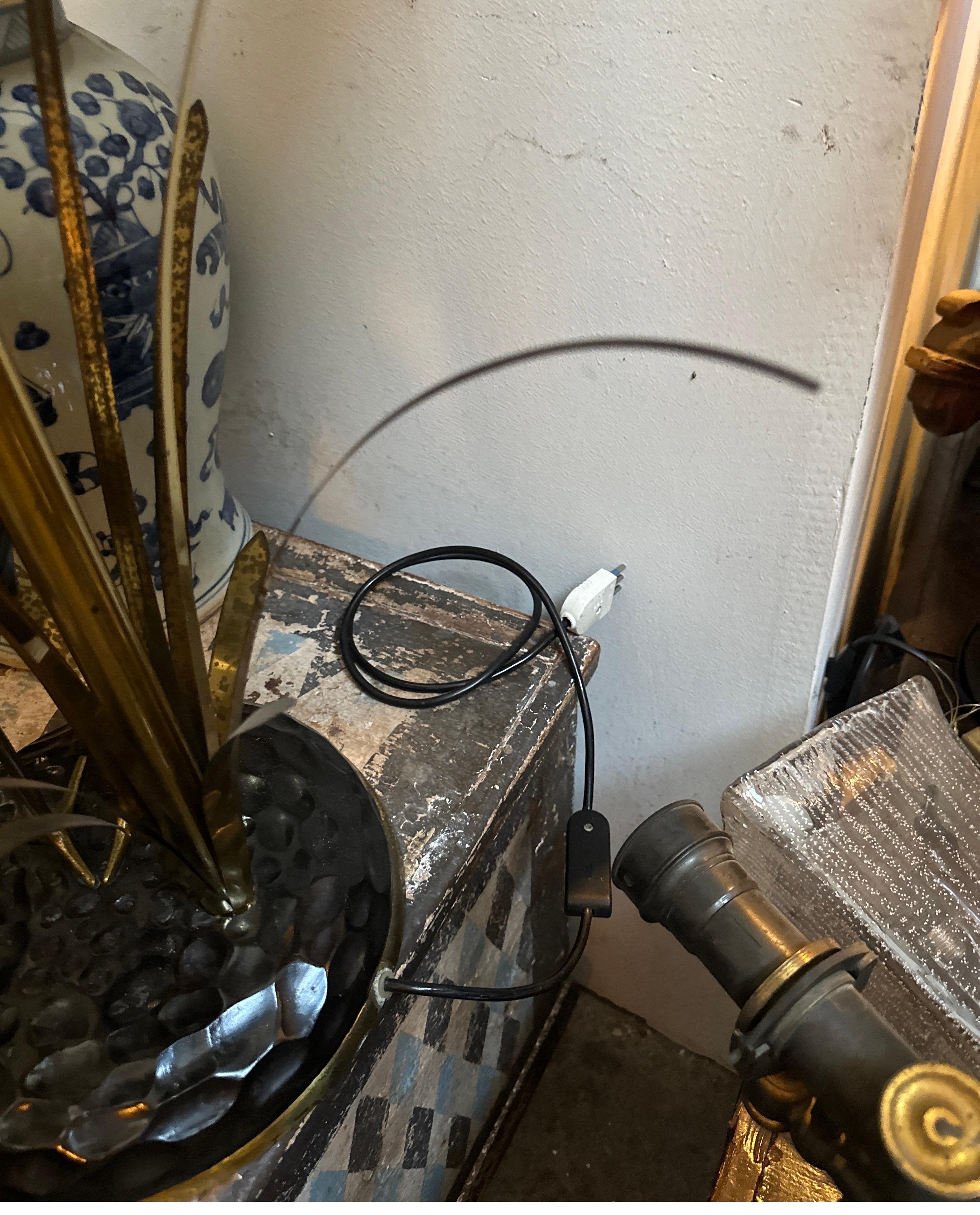 A 1950s Mid-Century Modern Brass Italian Table Lamp by Lanciotto Galeotti 9