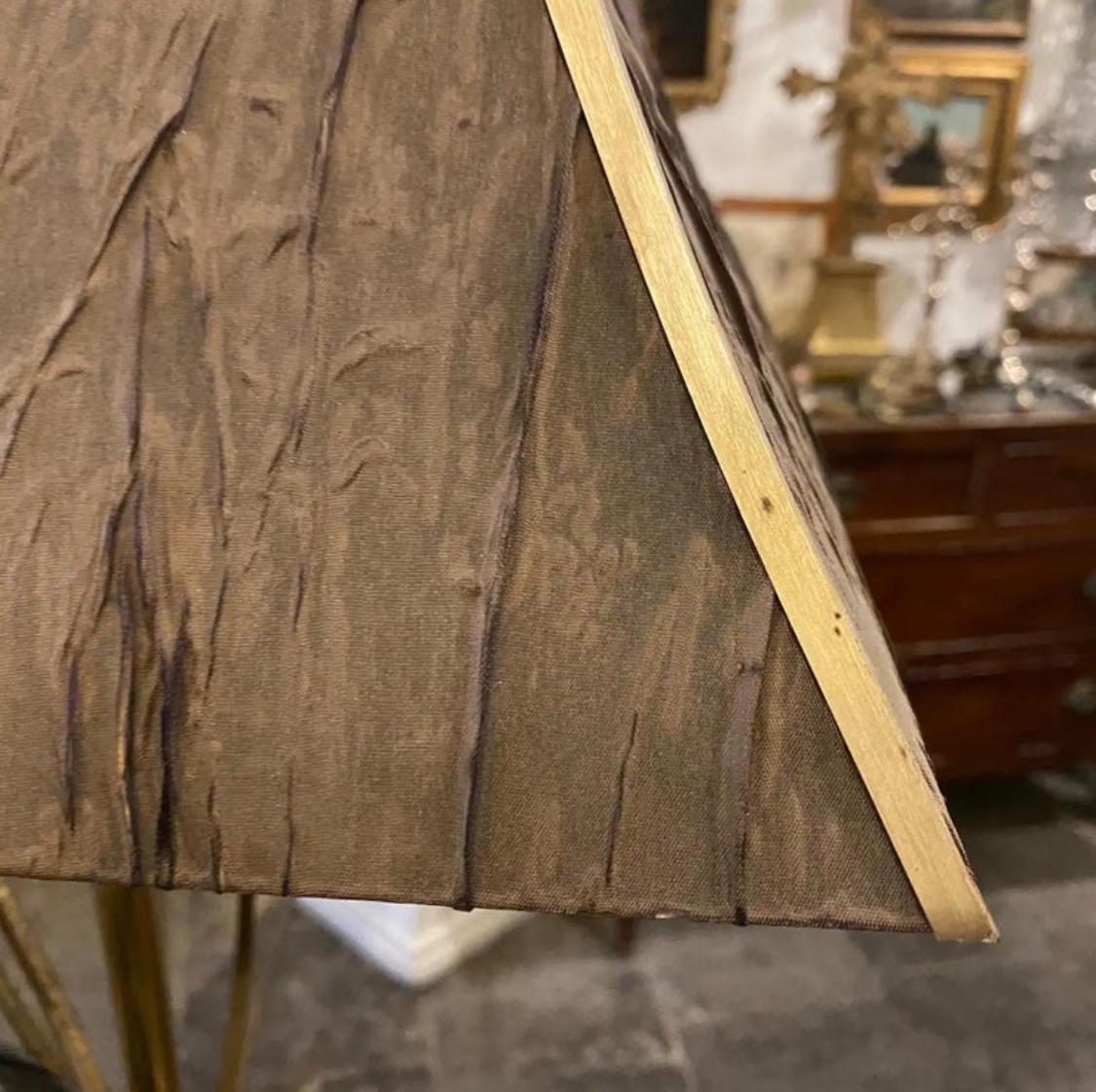 A 1950s Mid-Century Modern Brass Italian Table Lamp by Lanciotto Galeotti 4