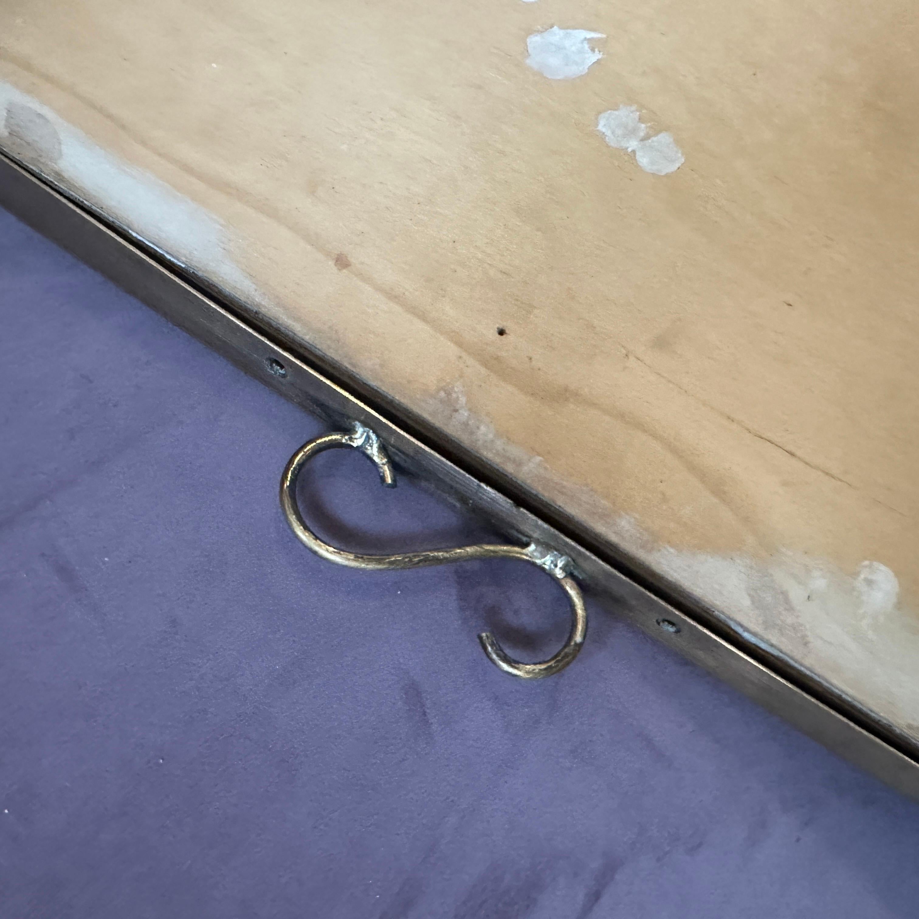 Specchio da parete italiano in ottone della metà del secolo scorso, alla maniera di Gio Ponti in vendita 1