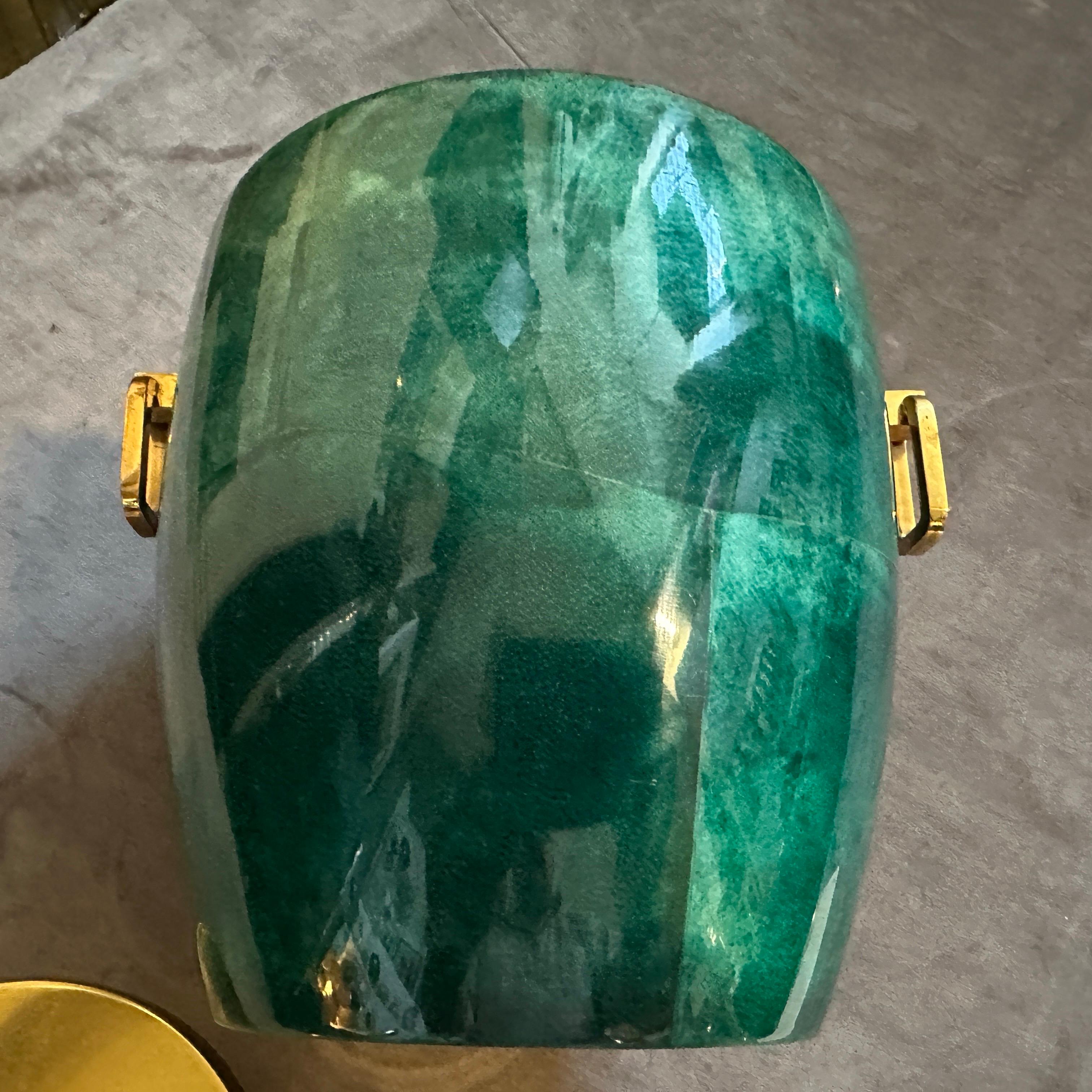 Seau à glace en peau de chèvre verte et laiton d'Aldo Tura, datant des années 1950 et d'une modernité de milieu de siècle en vente 2