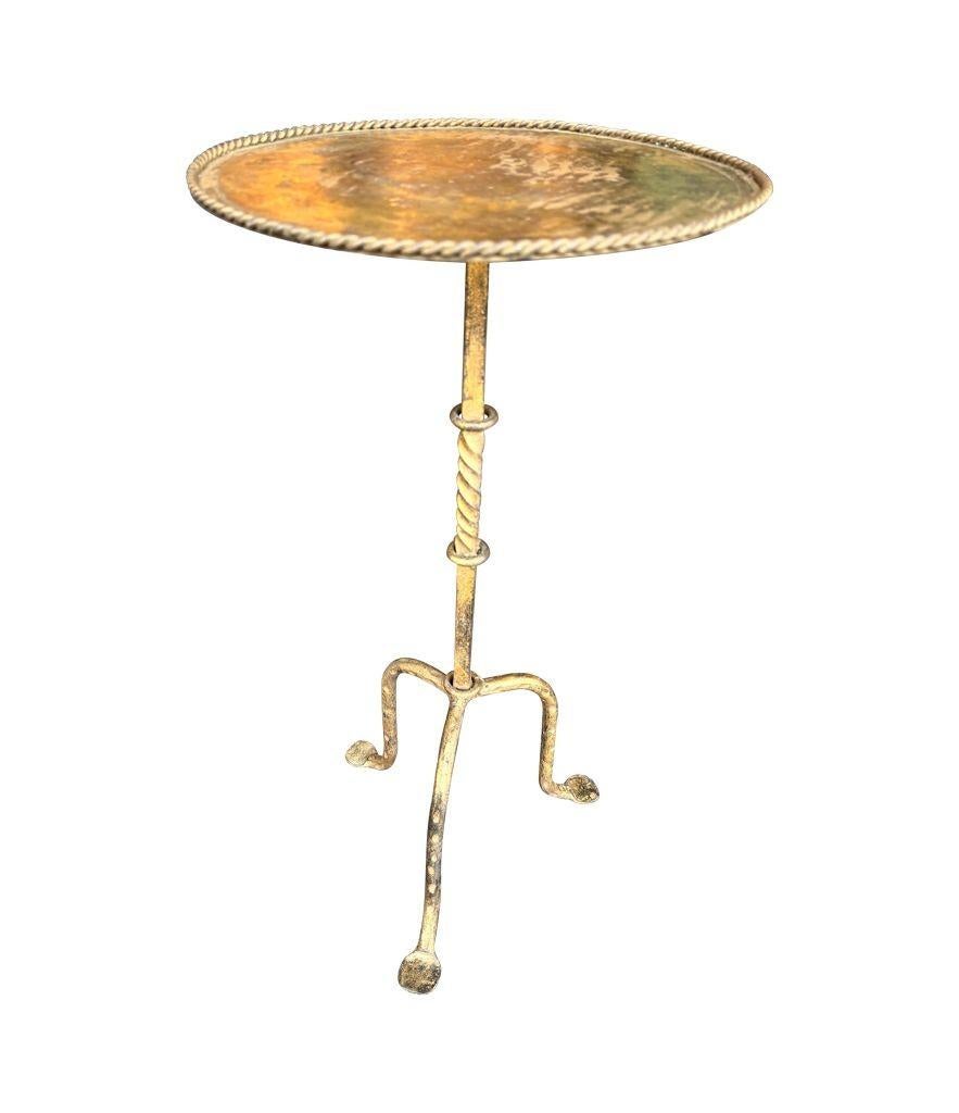 Ein spanischer Martini-Tisch aus vergoldetem Schmiedeeisen aus den 1950er Jahren im Angebot 1