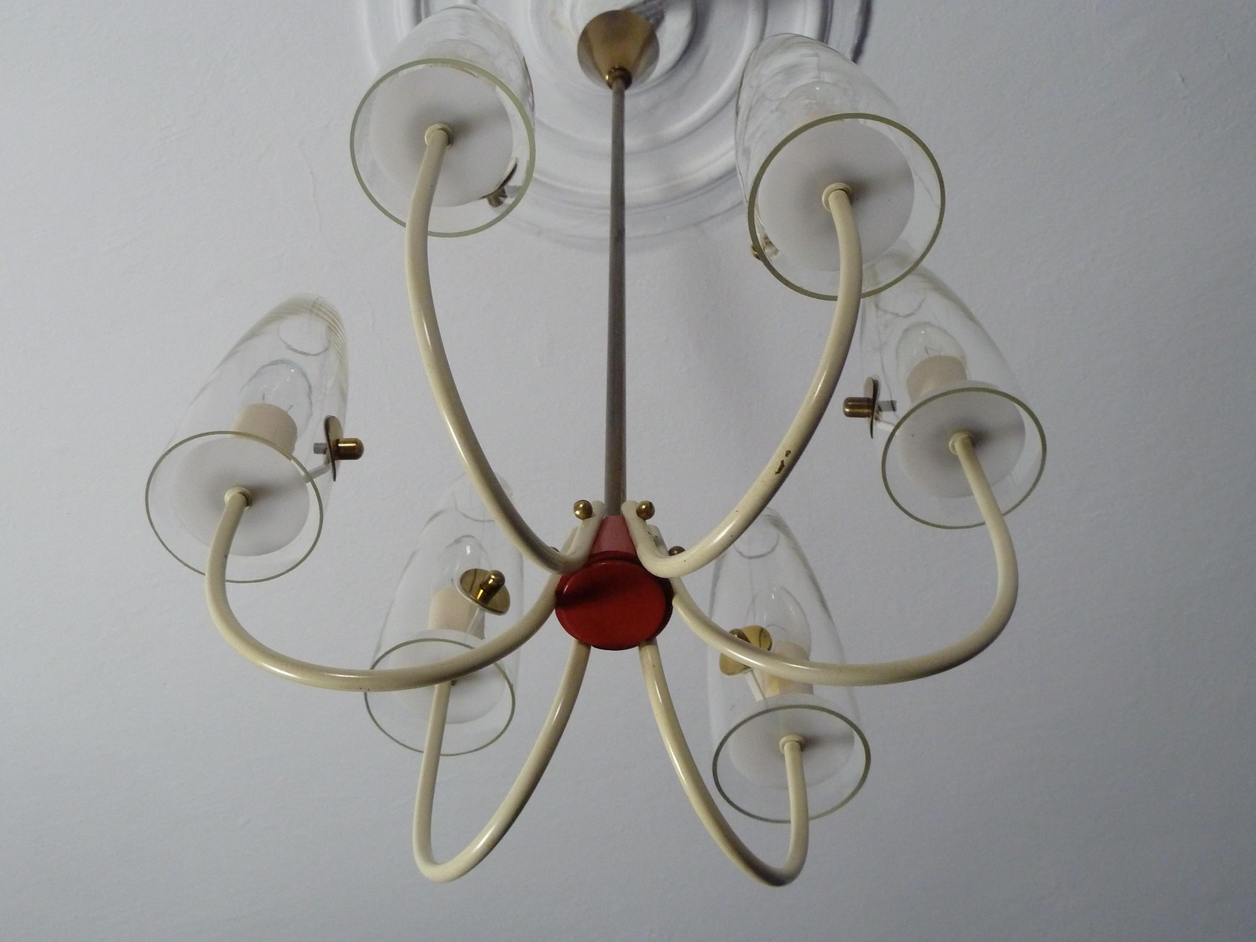 1950s Stilnovo White and Red Lacquered Midcentury Chandelier by Cosack In Good Condition For Sale In Halle, DE