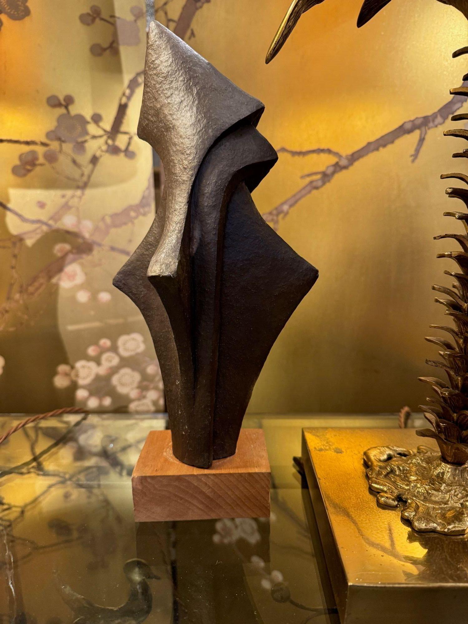 A 1960s Belgian ceramic abstract sculpture with bronze textured style finish In Good Condition For Sale In London, GB