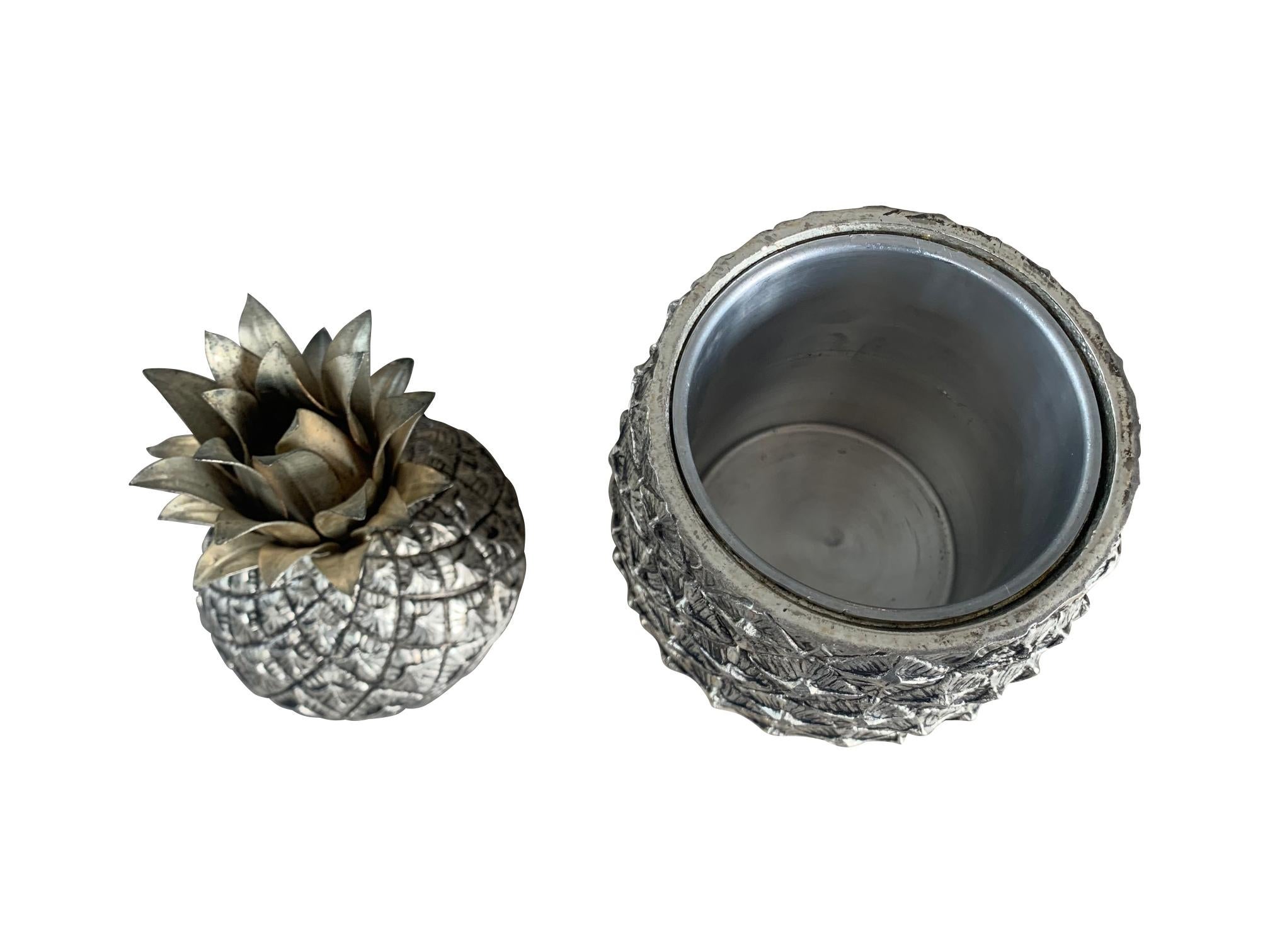 1960s Italian Metal Pineapple Ice Bucket by Mauro Manetti with Gilt Leaves In Good Condition In London, GB