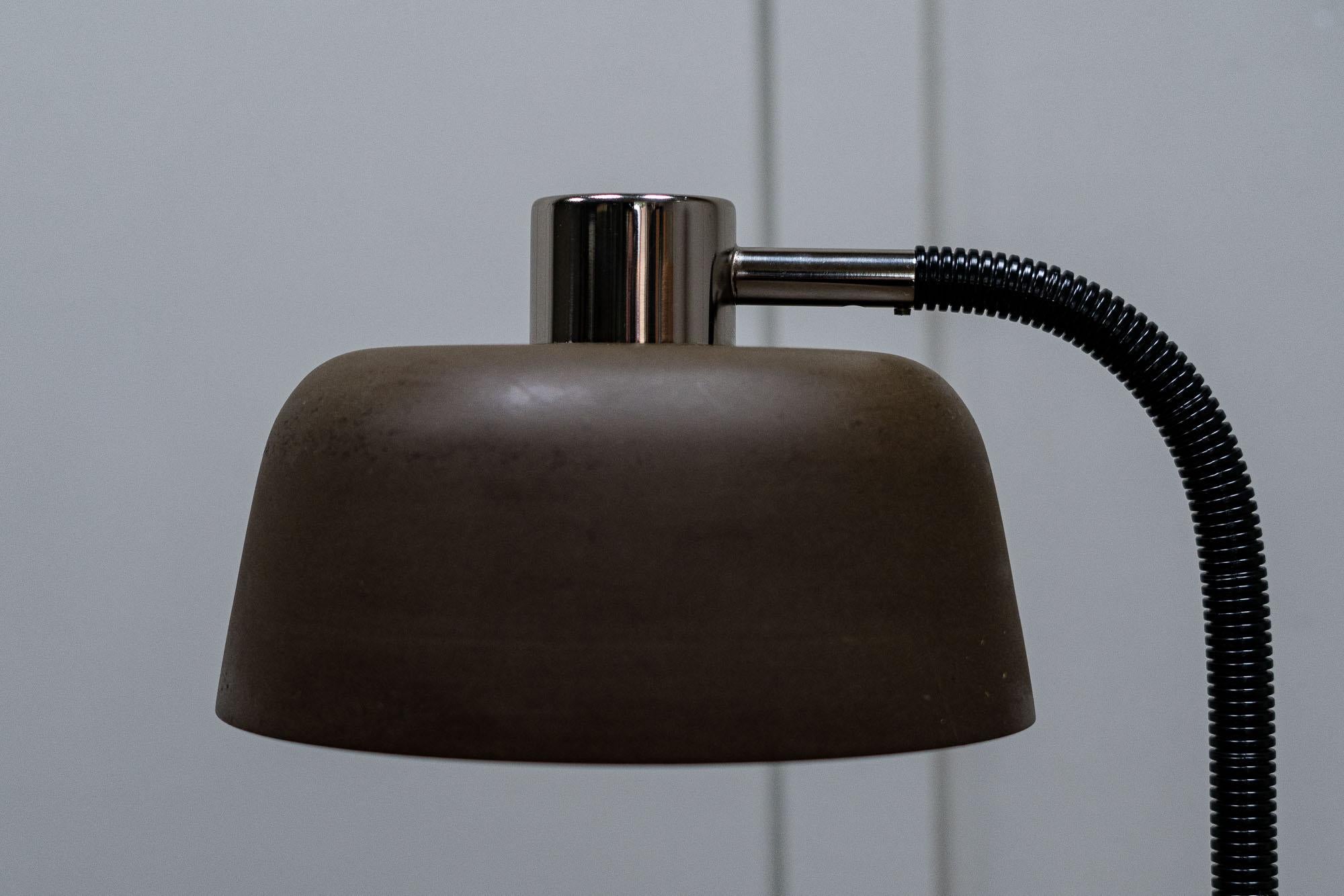 Mid-Century Modern 1960s Large Metal Gooseneck Green Desk Lamp