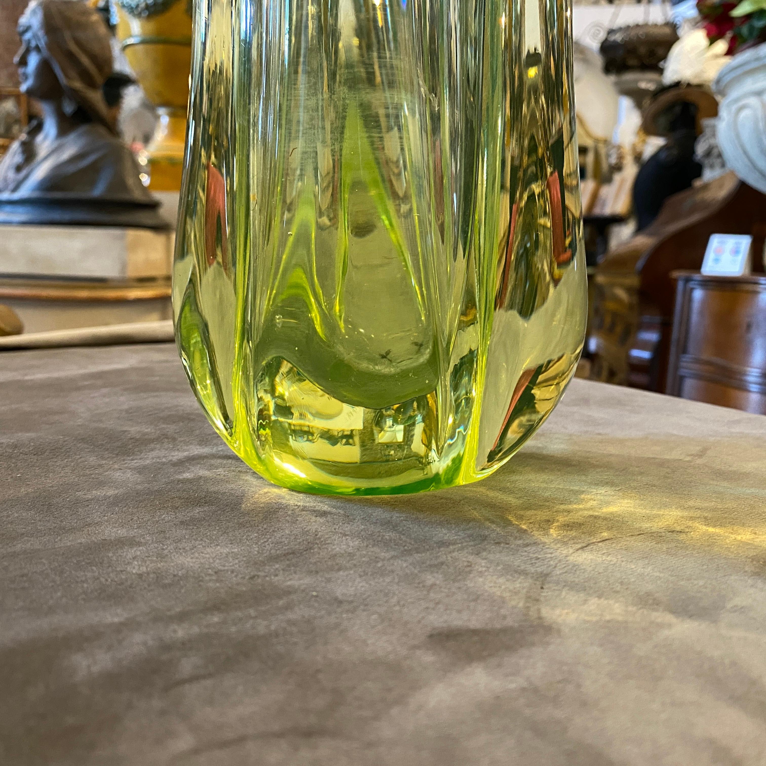 An heavy green Murano glass vase in perfect conditions attributed to Seguso.