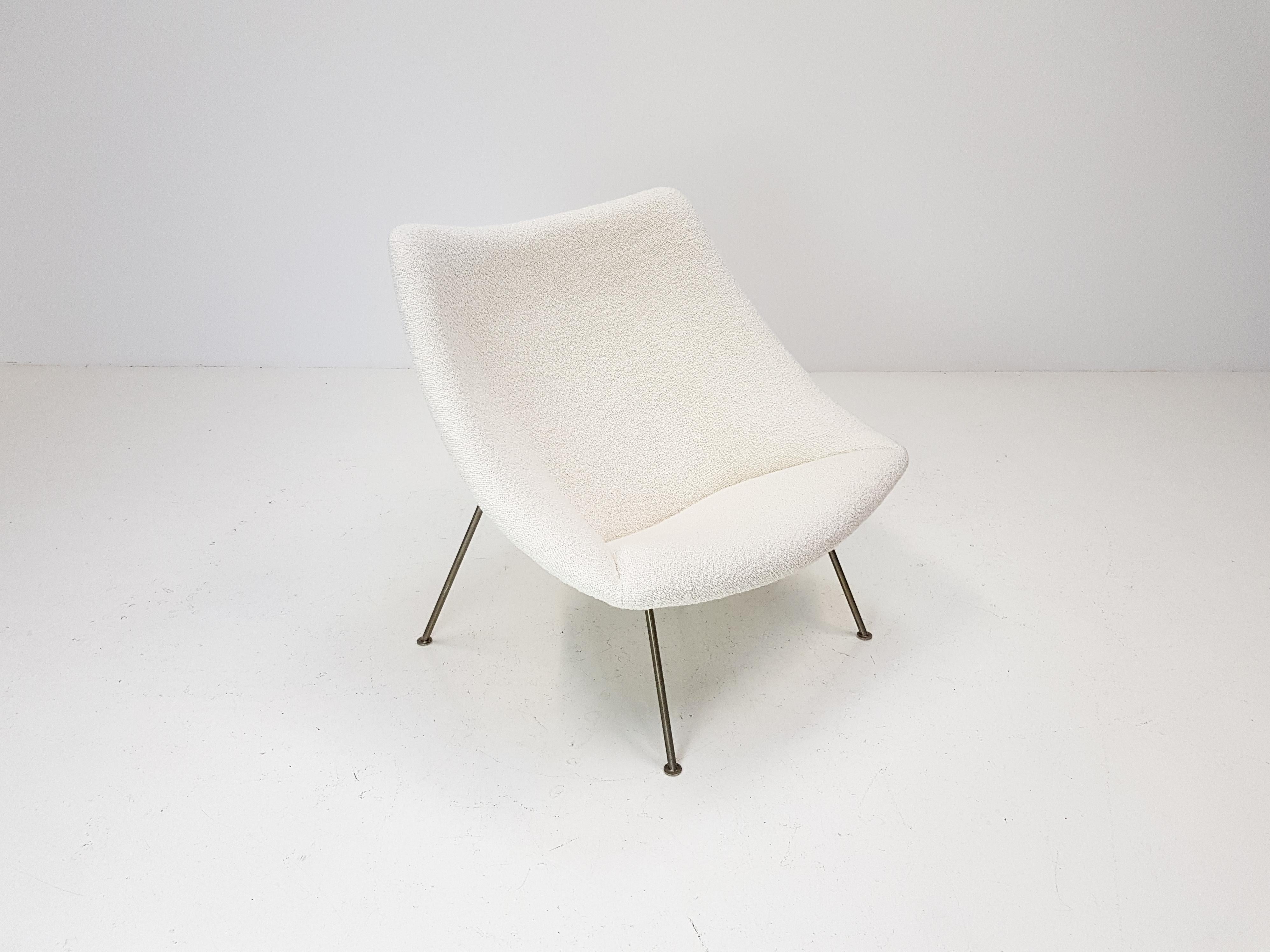 1960s Pierre Paulin Oyster Chair for Artifort in Bouclé Fabric 4