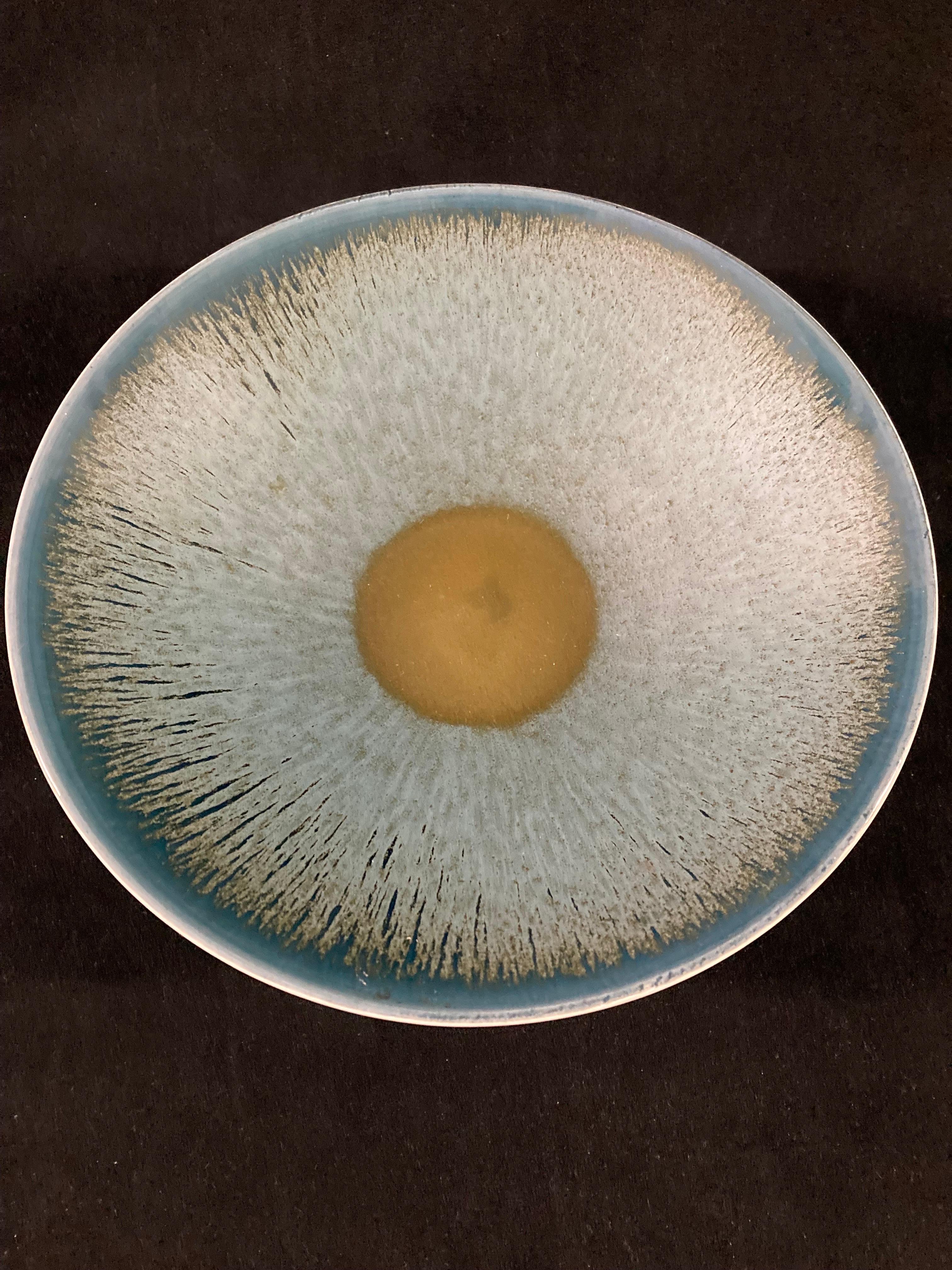 A 1960s Poole Pottery bowl with abstract copper vertigris design In Good Condition For Sale In London, GB