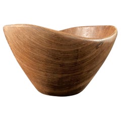 Una ciotola scandinava in teak degli anni '60 nello stile di Jens Quistgaard