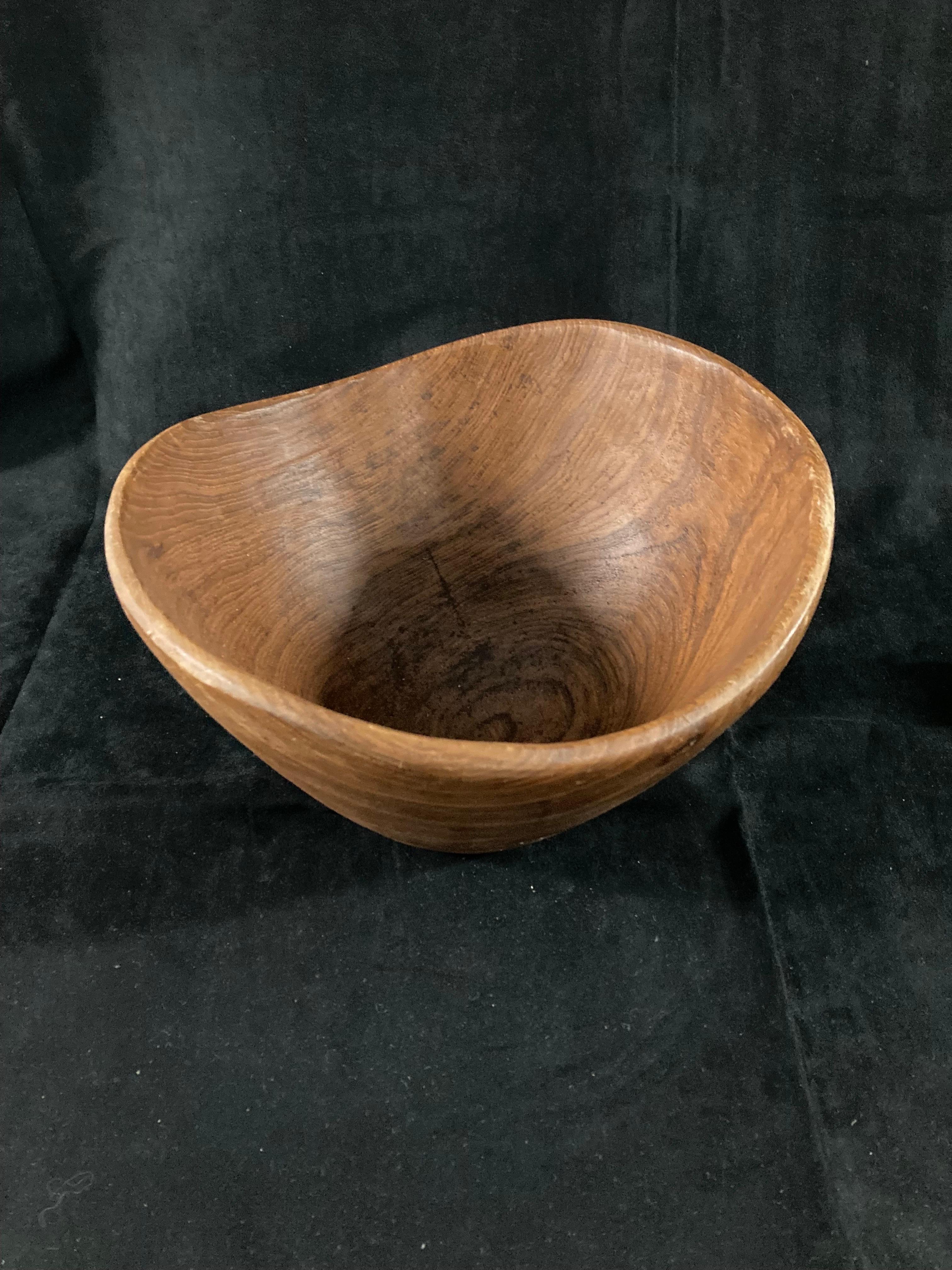 Mid-Century Modern A 1960s Scandinavian teak bowl in the style of Jens Quistgaard For Sale