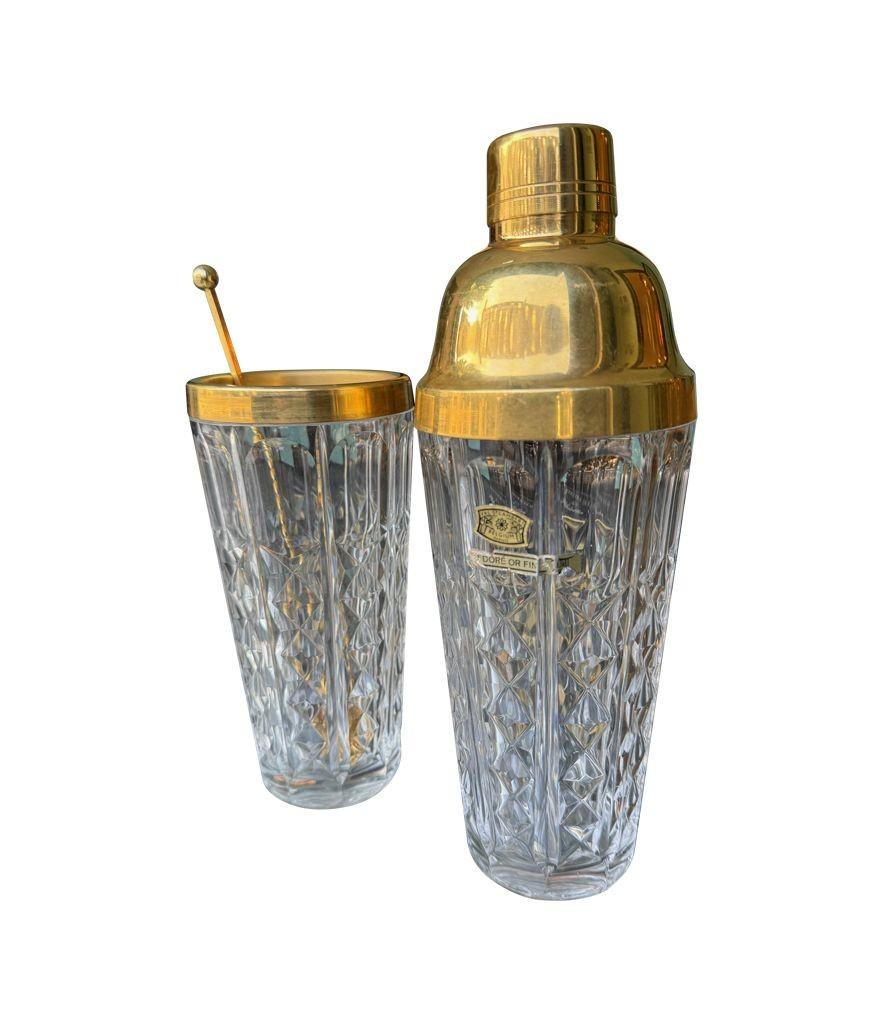 Ein 1960er Val Saint Lambert-Cocktailshaker-Set aus Kristall und vergoldetem und vergoldetem Kristall mit Krug (Metall) im Angebot