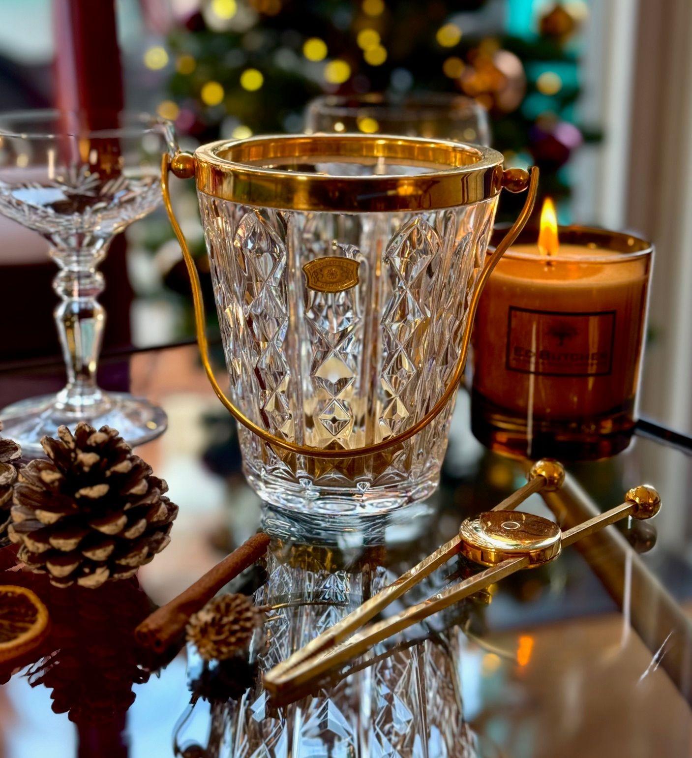 Ein 1960er Val Saint Lambert Eiskübel aus Kristall und vergoldet mit Eisgreifern im Angebot 4