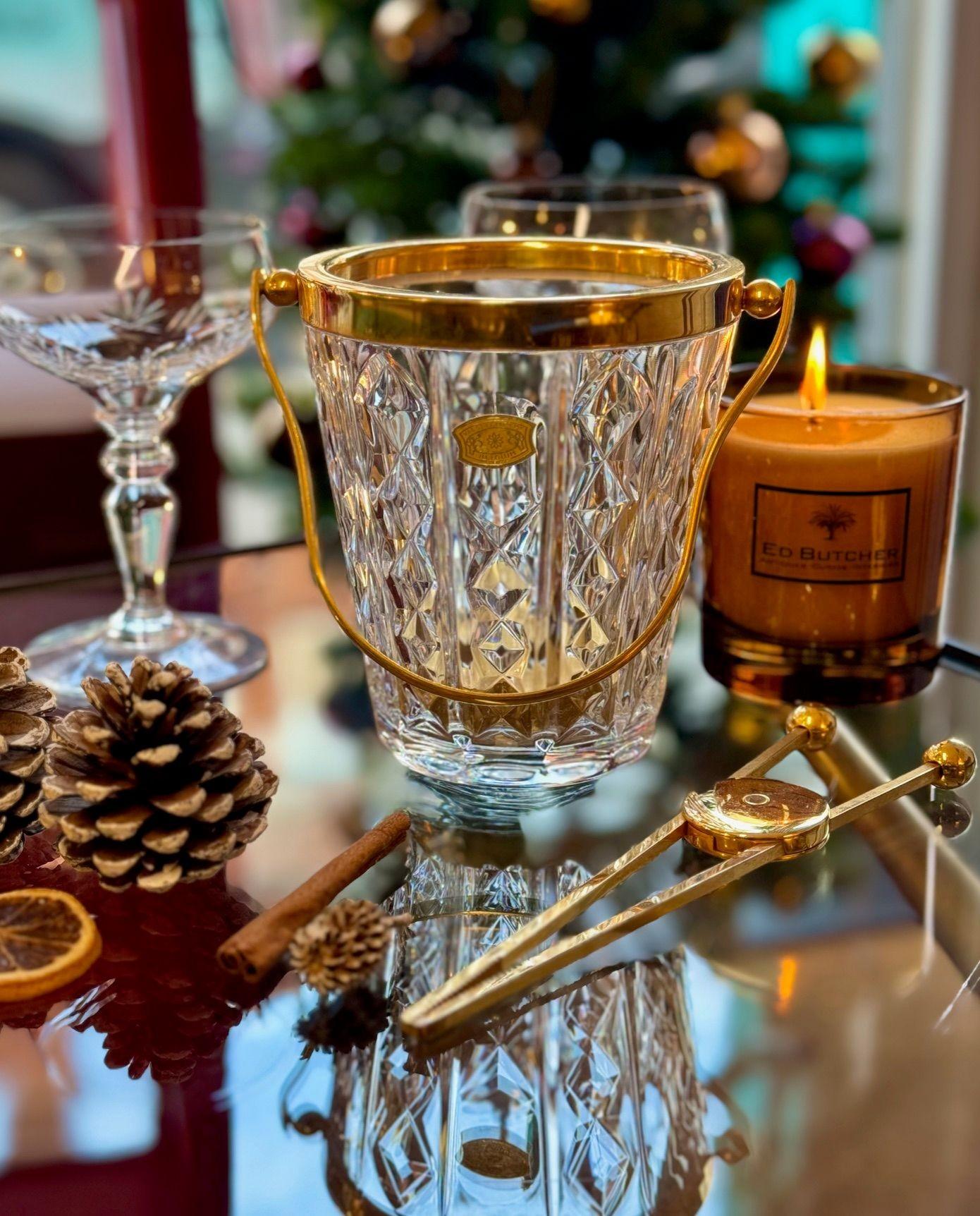 Ein 1960er Val Saint Lambert Eiskübel aus Kristall und vergoldet mit Eisgreifern im Angebot 5