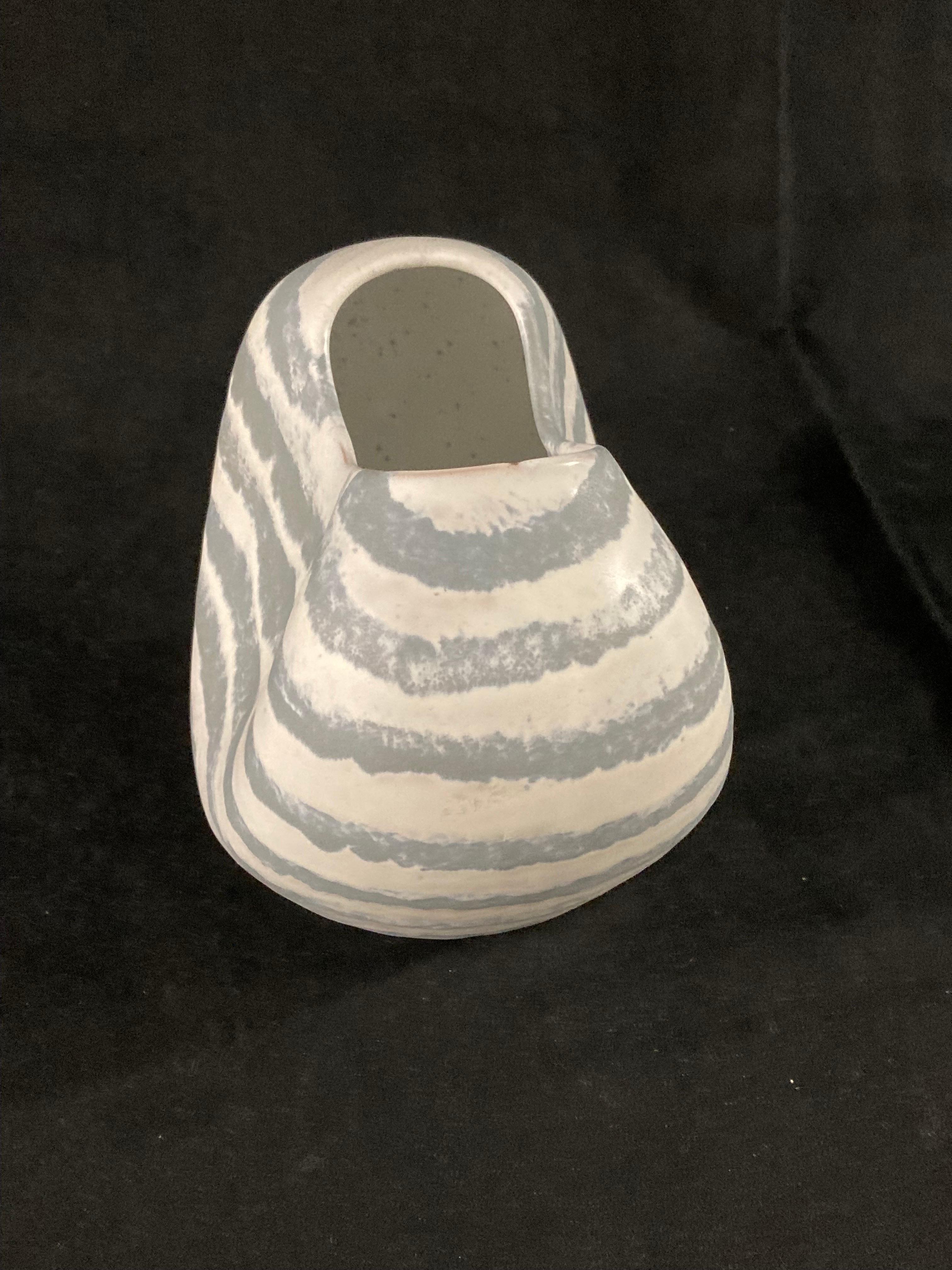 Metà XX secolo Vaso in ceramica della Germania occidentale degli anni '60 di Carstens in vendita