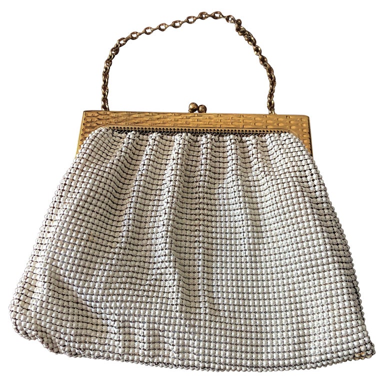 A 1960s Whiting and Davis Gold and White Mesh Hand Bag at 1stDibs | whiting  and davis mesh bag vintage, whiting & davis mesh bag, whiting and davis  purse