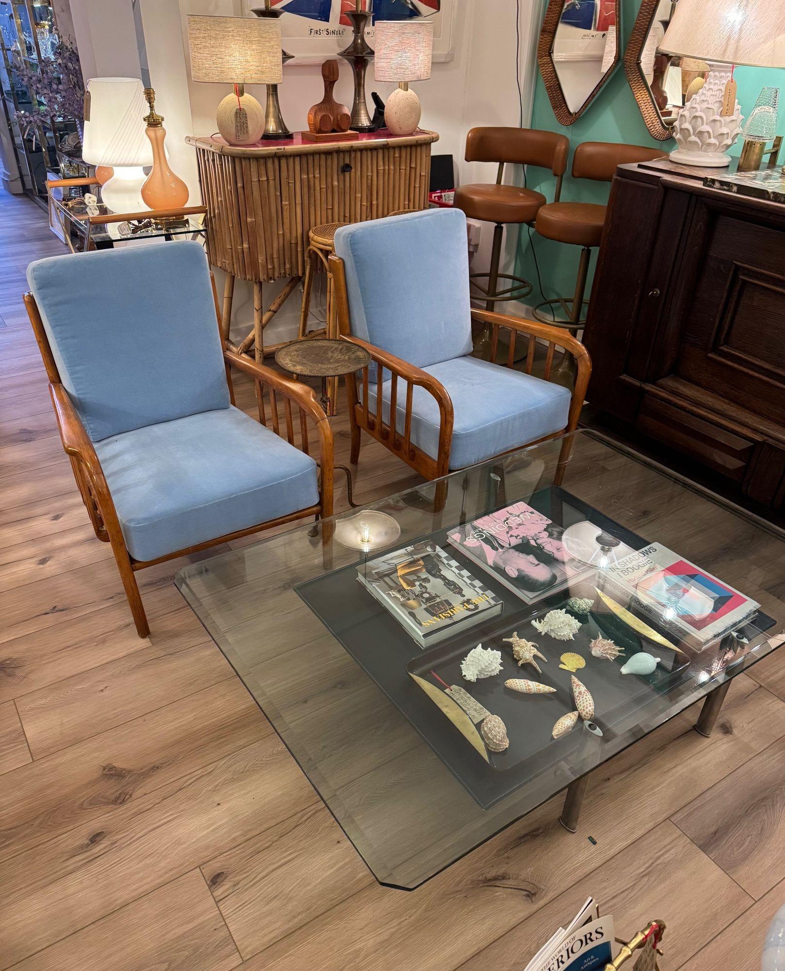 Table basse en cuir noir surpiqué des années 1970 