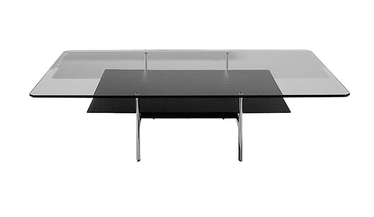 italien Une table basse en cuir noir surpiqué des années 1970 