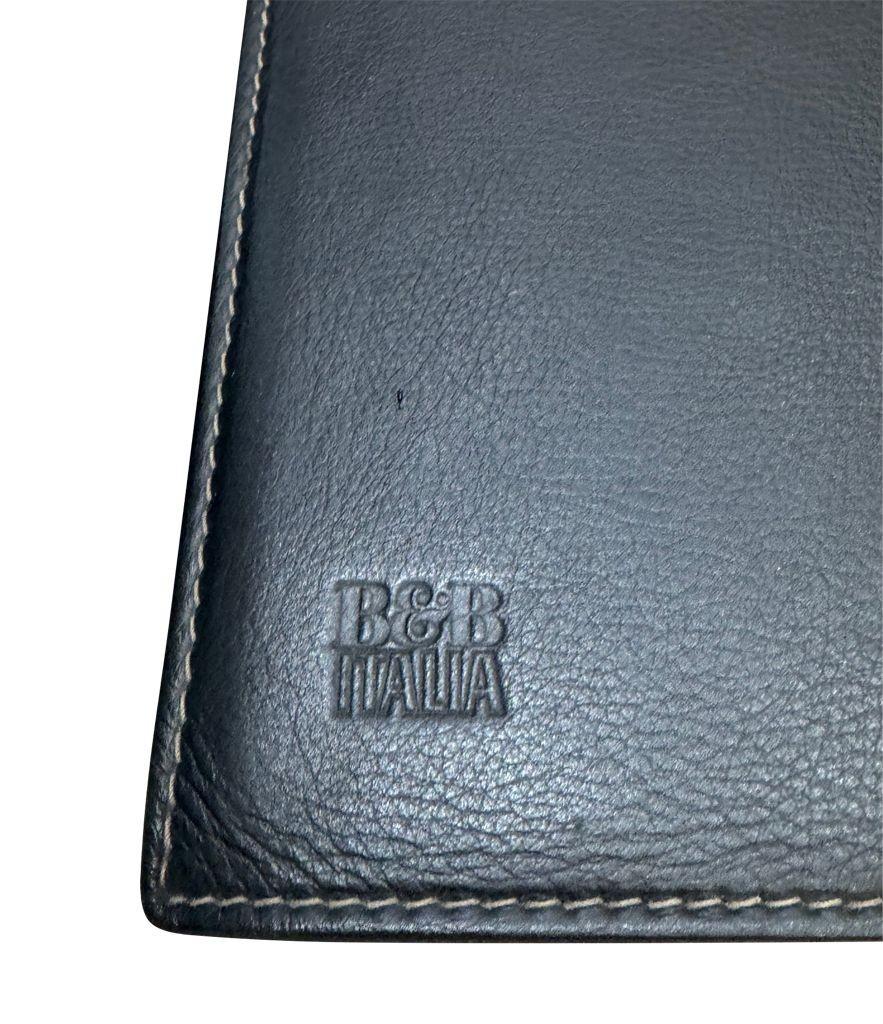 Fin du 20e siècle Une table basse en cuir noir surpiqué des années 1970 