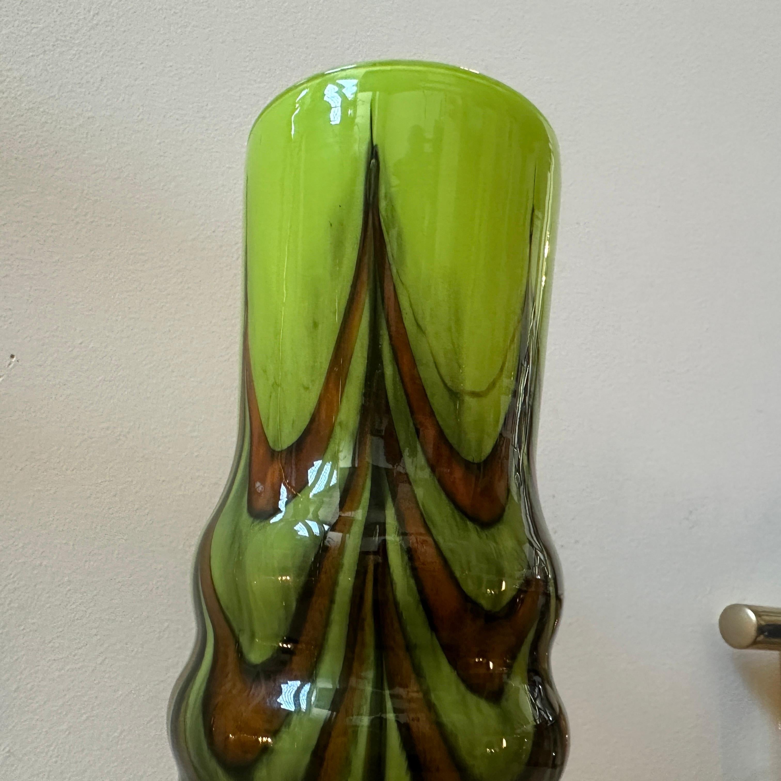 A 1970s Carlo Moretti Space Age Green, Brown and Black Opaline Vase  For Sale 3