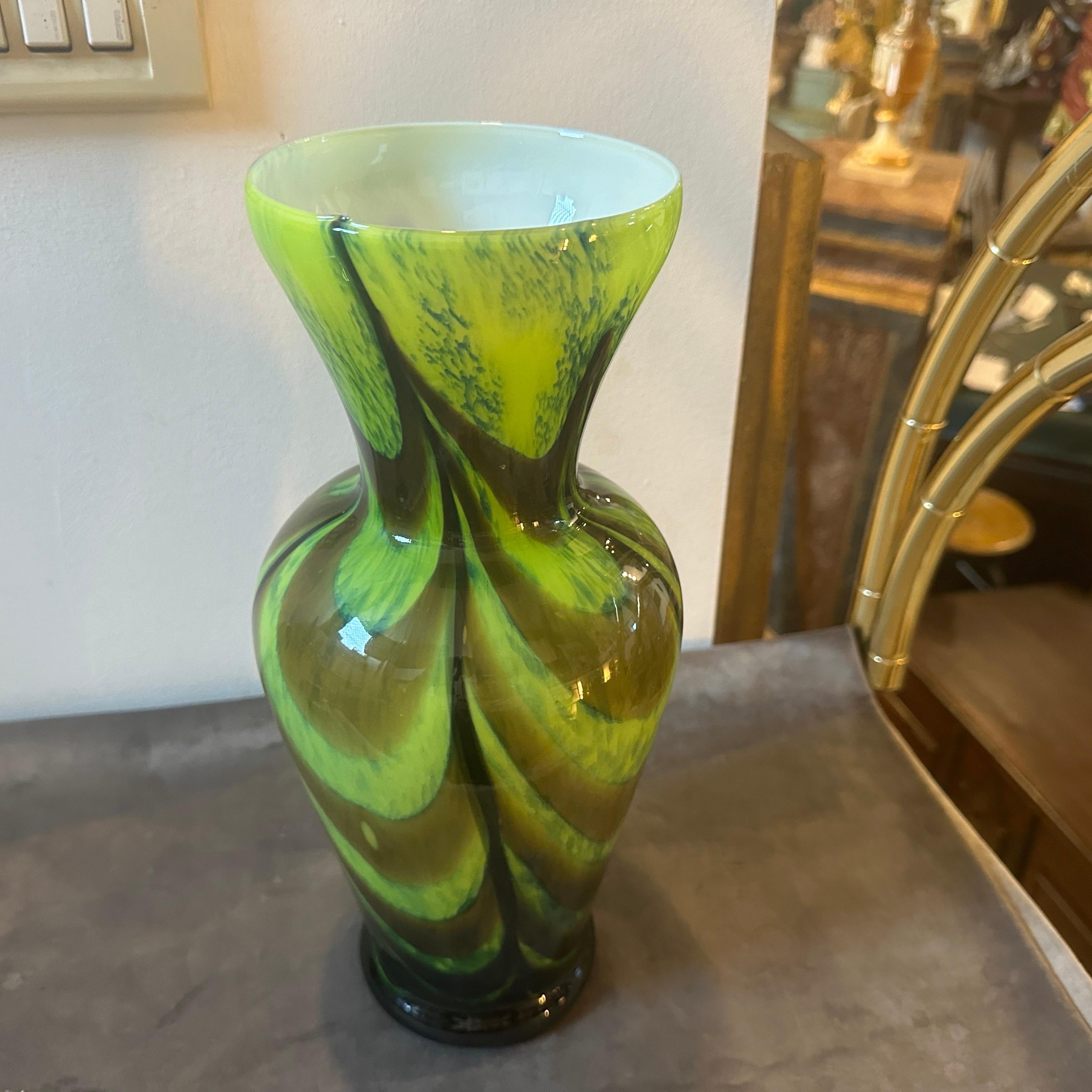 A 1970s Carlo Moretti Space Age Green, Brown and Black Opaline Vase For Sale 4