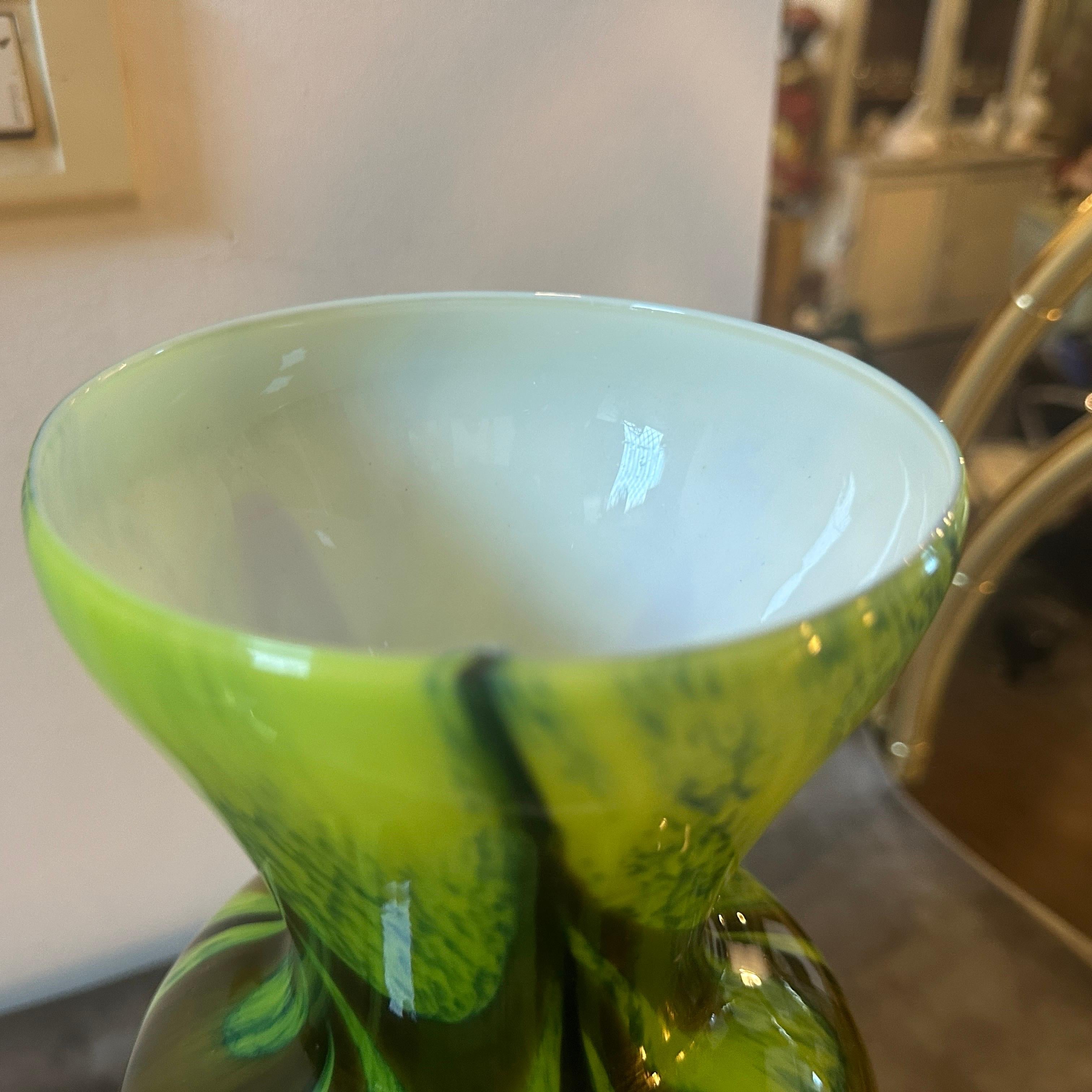 Fait main Vase en opaline verte, brown et noire de Carlo Moretti des années 1970 en vente