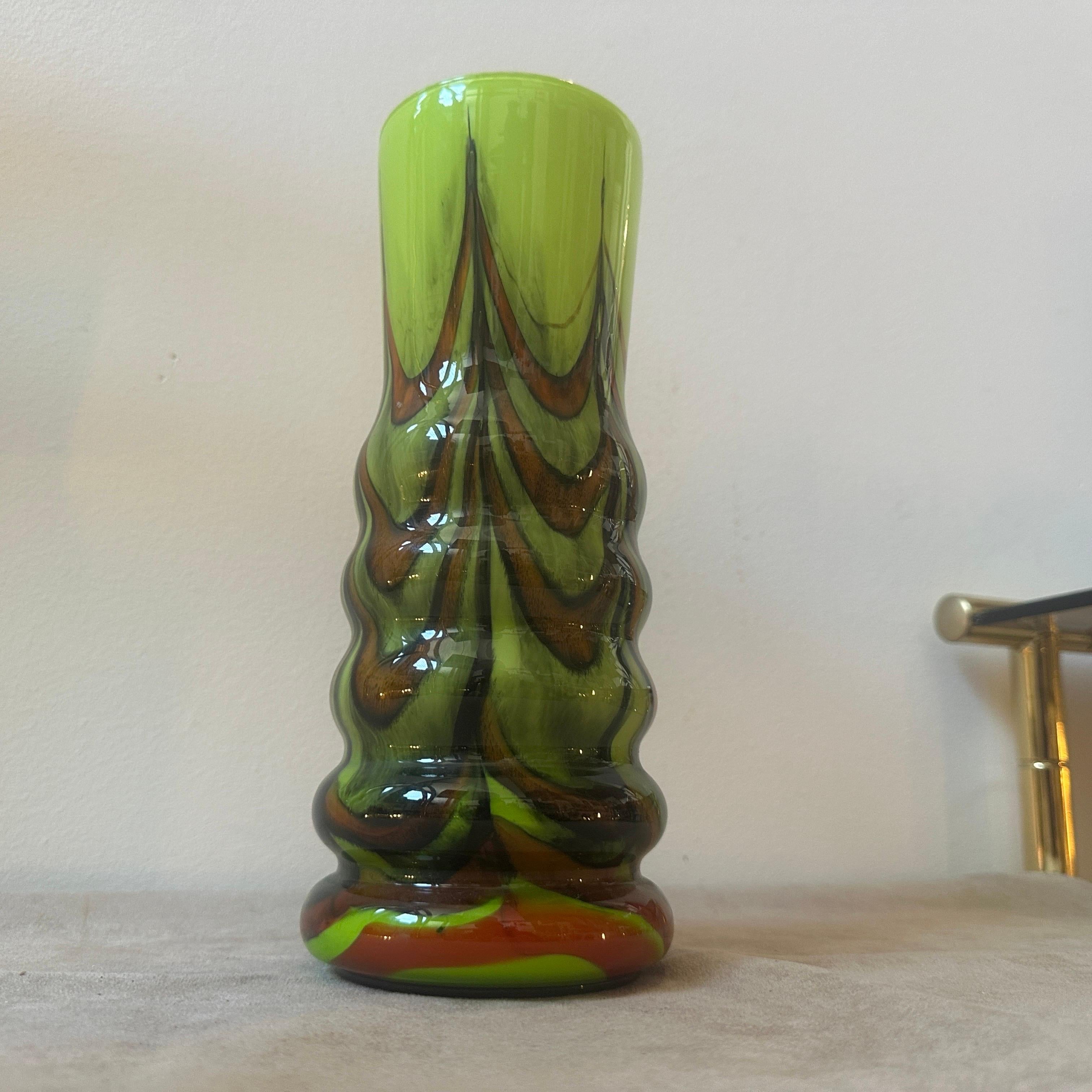 A 1970s Carlo Moretti Space Age Green, Brown and Black Opaline Vase  For Sale 2