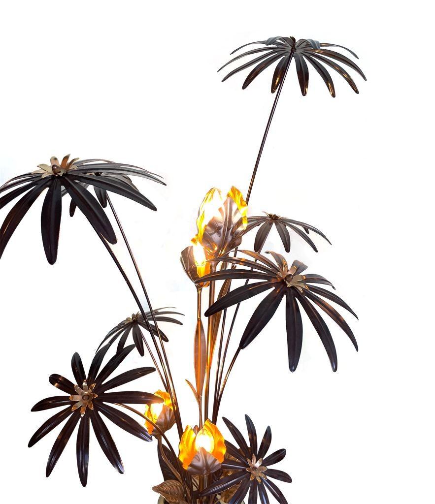 A 1970s French brass and black enamel flower floor lamp with five lights In Good Condition In London, GB