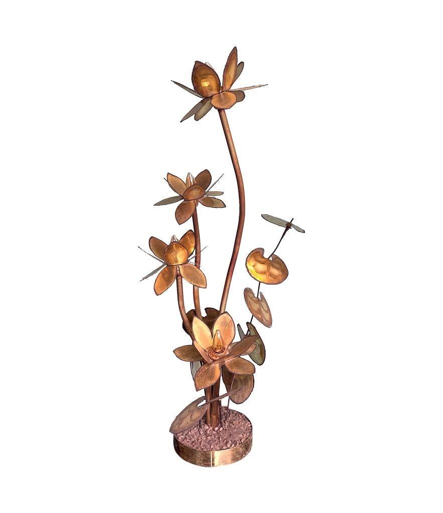 1970s French Brass Flower Floor Lamp in the Style of Maison Jansen In Good Condition For Sale In London, GB