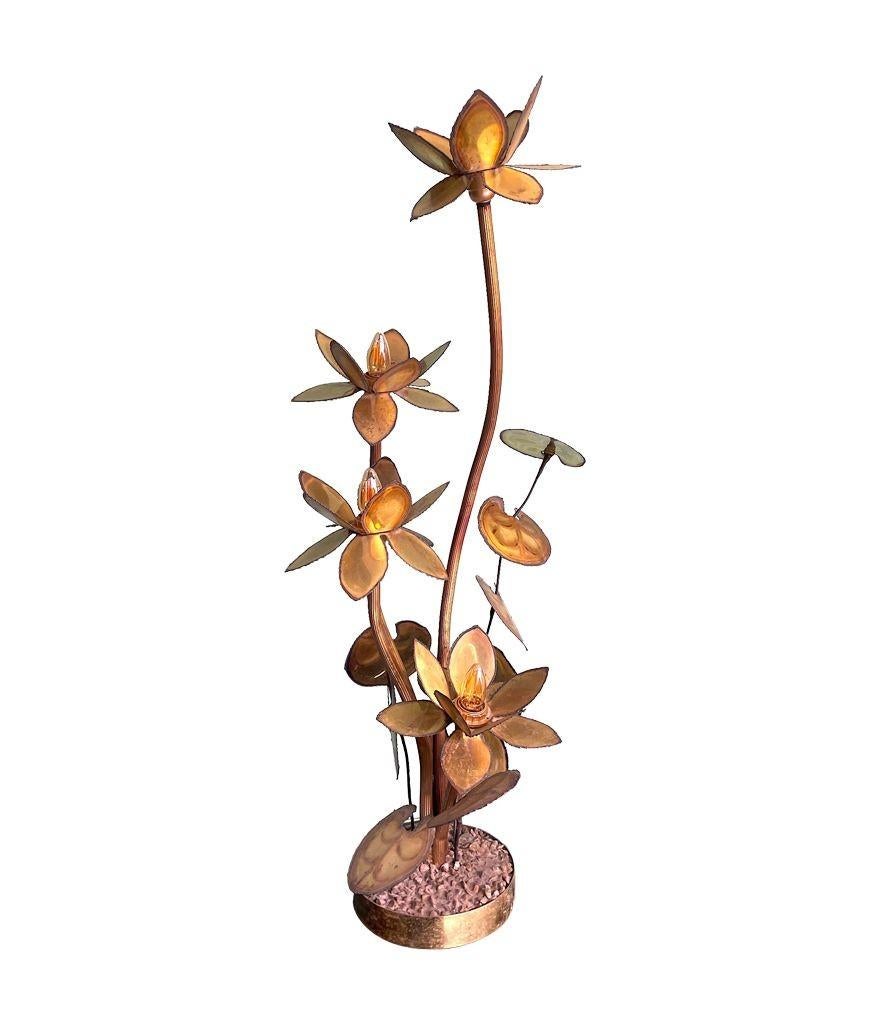 1970s French Brass Flower Floor Lamp in the Style of Maison Jansen For Sale 1