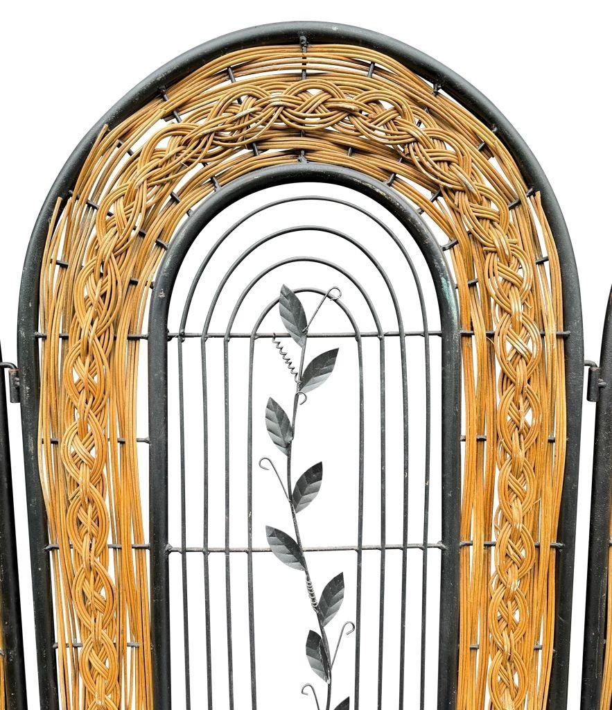 A 1970s French woven rattan and metal four panelled room divider screen For Sale 4