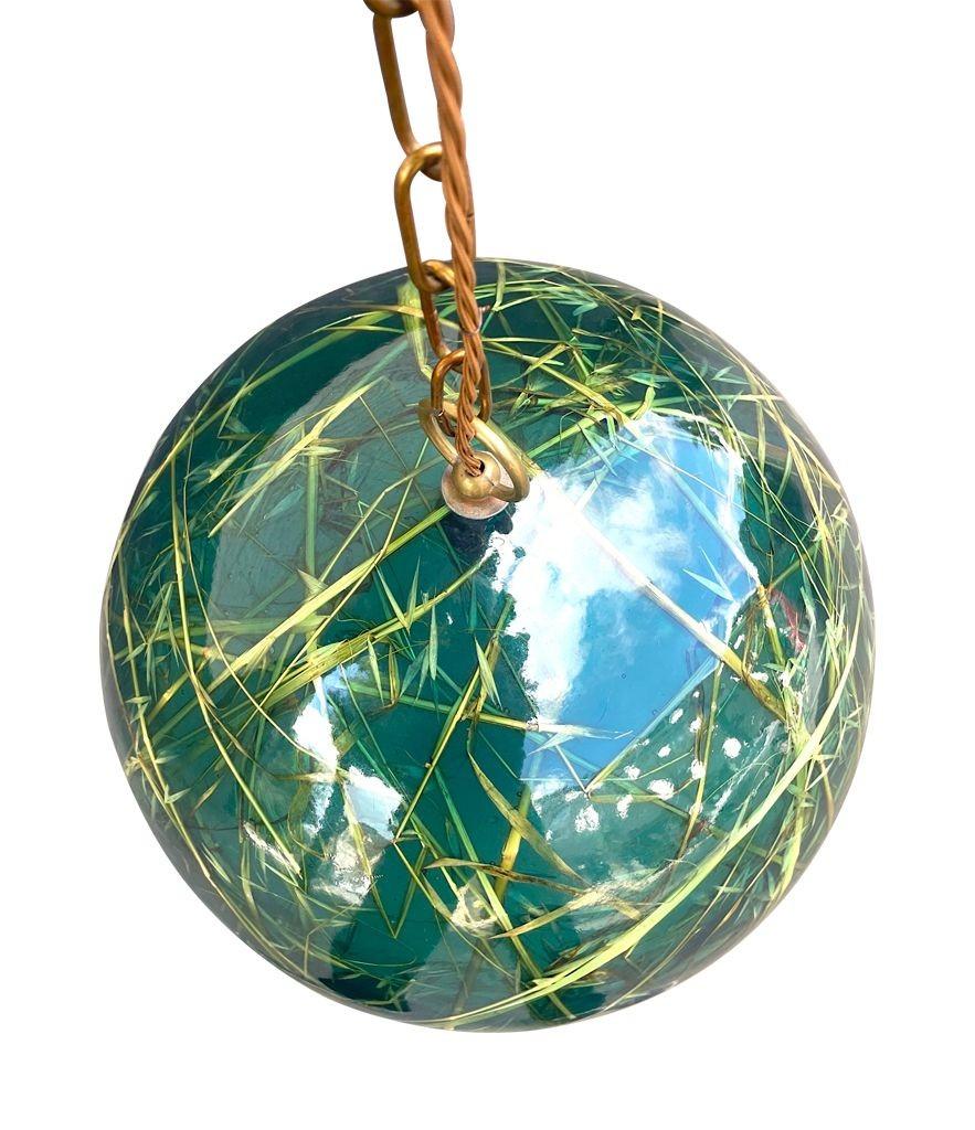 A 1970s green acrylic and brass light by Giovanni Banci for Banci Firenze For Sale 4