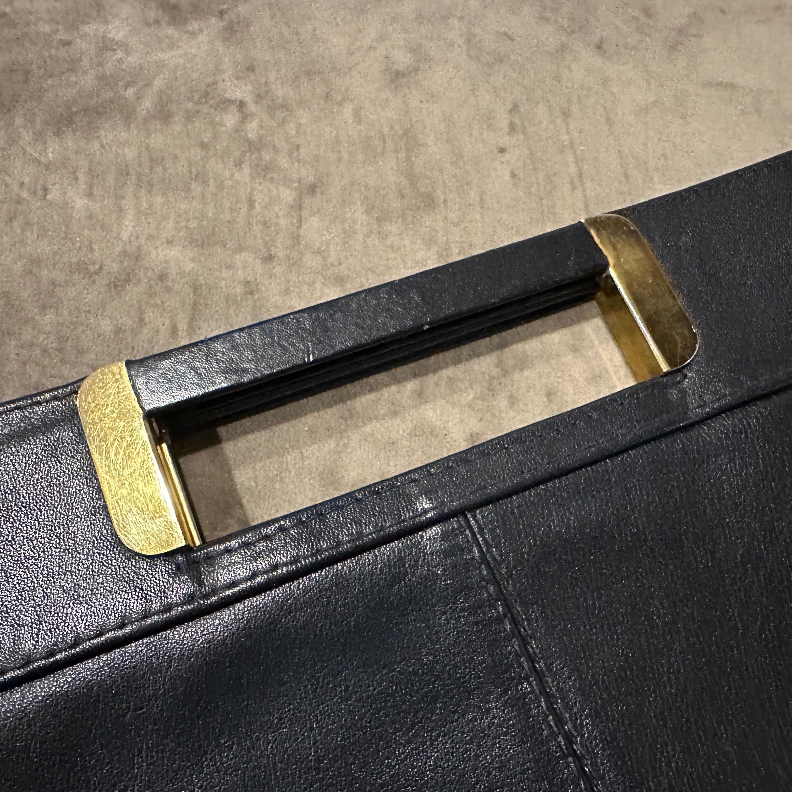 A 1970s High Quality Black Leather and Brass Italian Shoulder Bag For Sale 7
