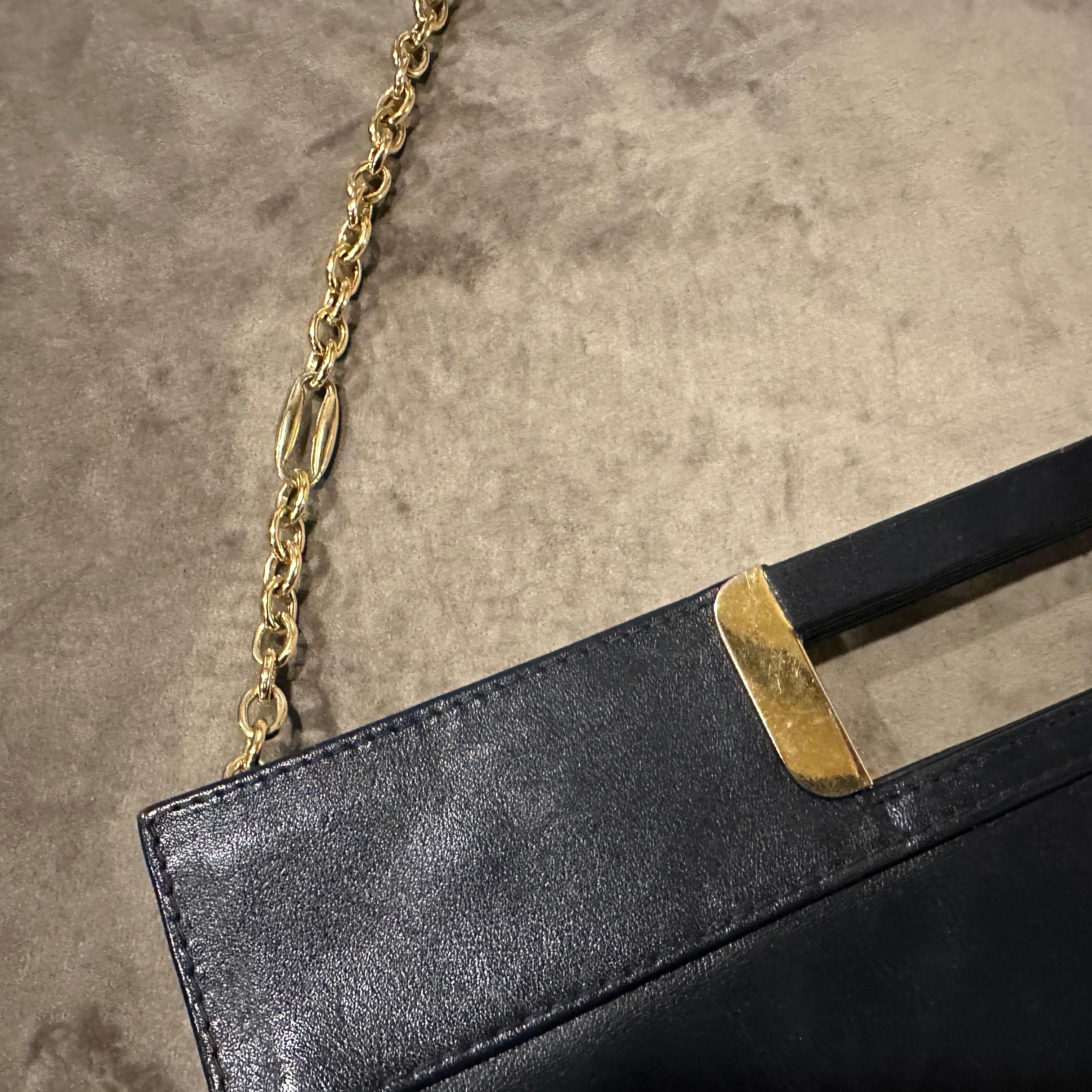 A 1970s High Quality Black Leather and Brass Italian Shoulder Bag For Sale 8